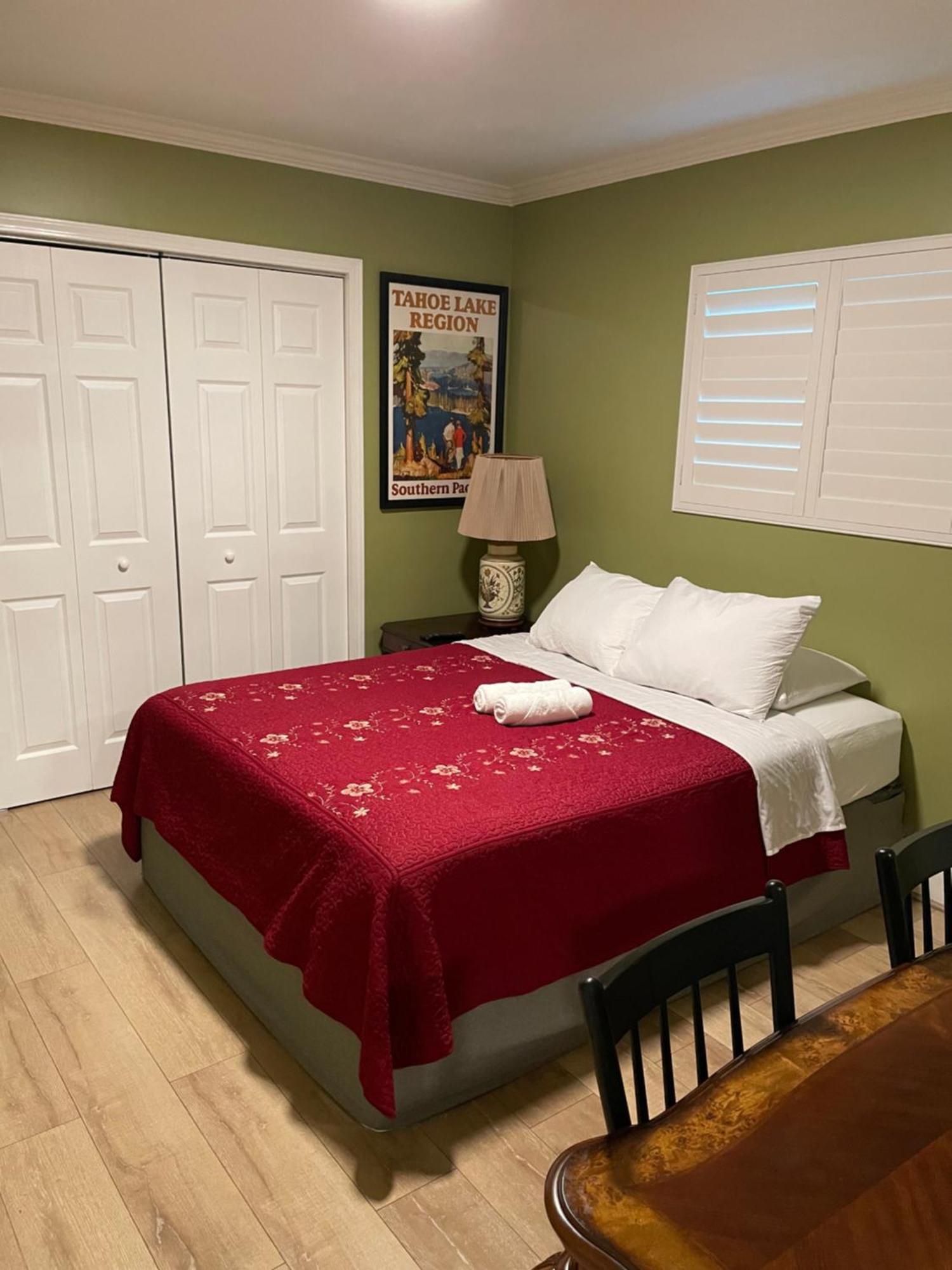 Private La Bedroom W Private Half-bathroom - Ac - Wifi - Private Fridge -smart Tv Hospedagem domiciliar Los Angeles