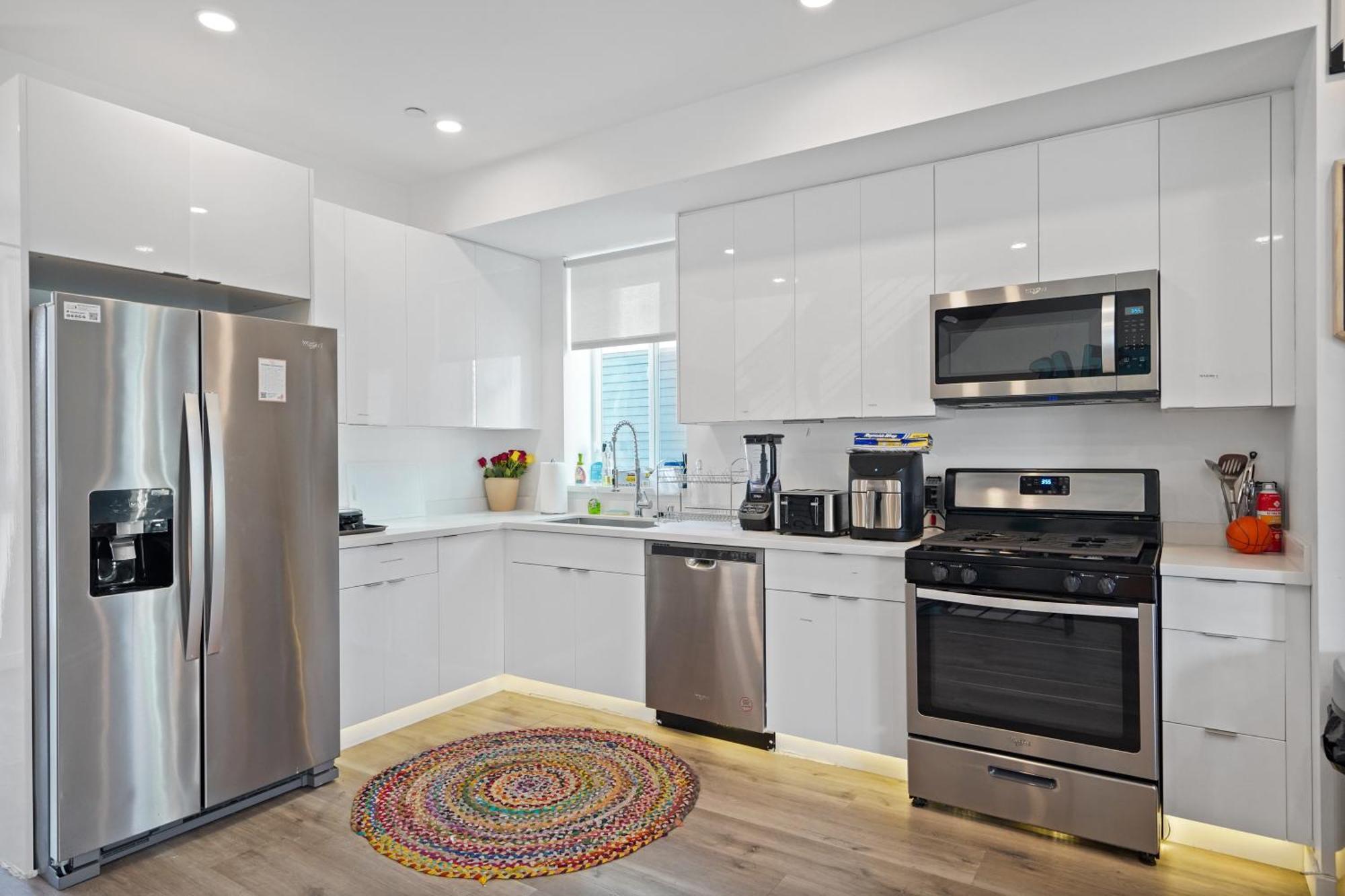 Eye-opening And Ultra-secure Luxury Hollywood *