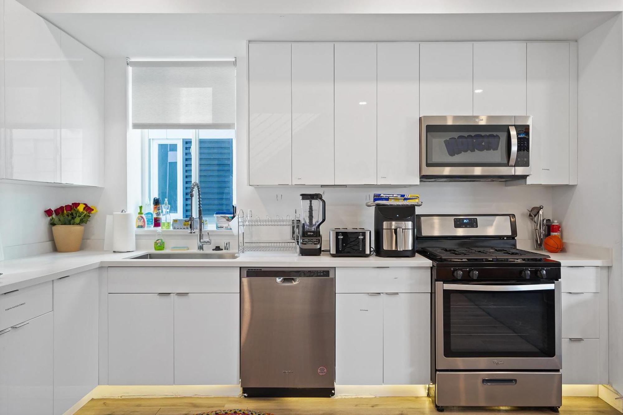 Bed & Breakfast Eye-opening And Ultra-secure Luxury Hollywood *