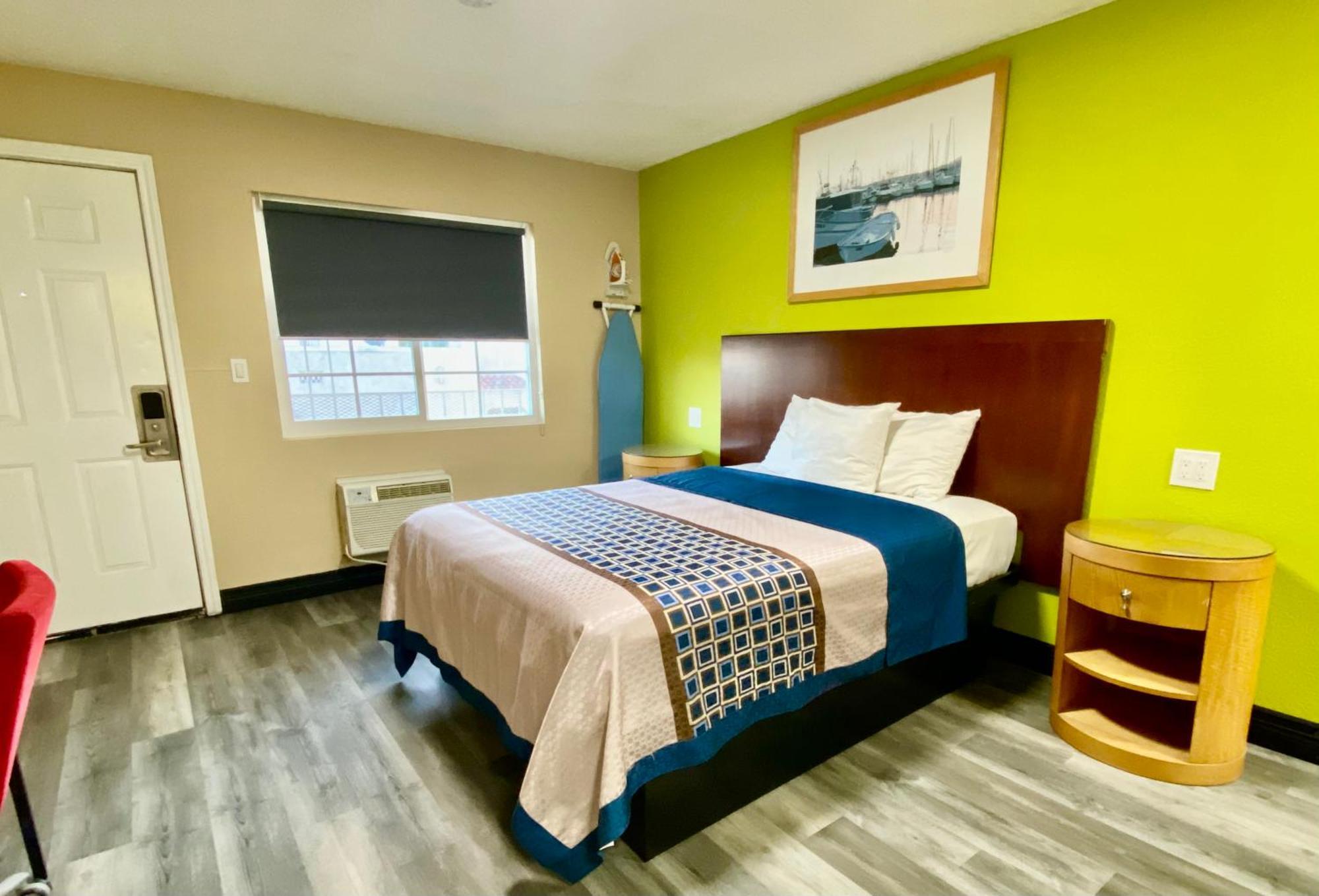4 Star 2* Los Angeles