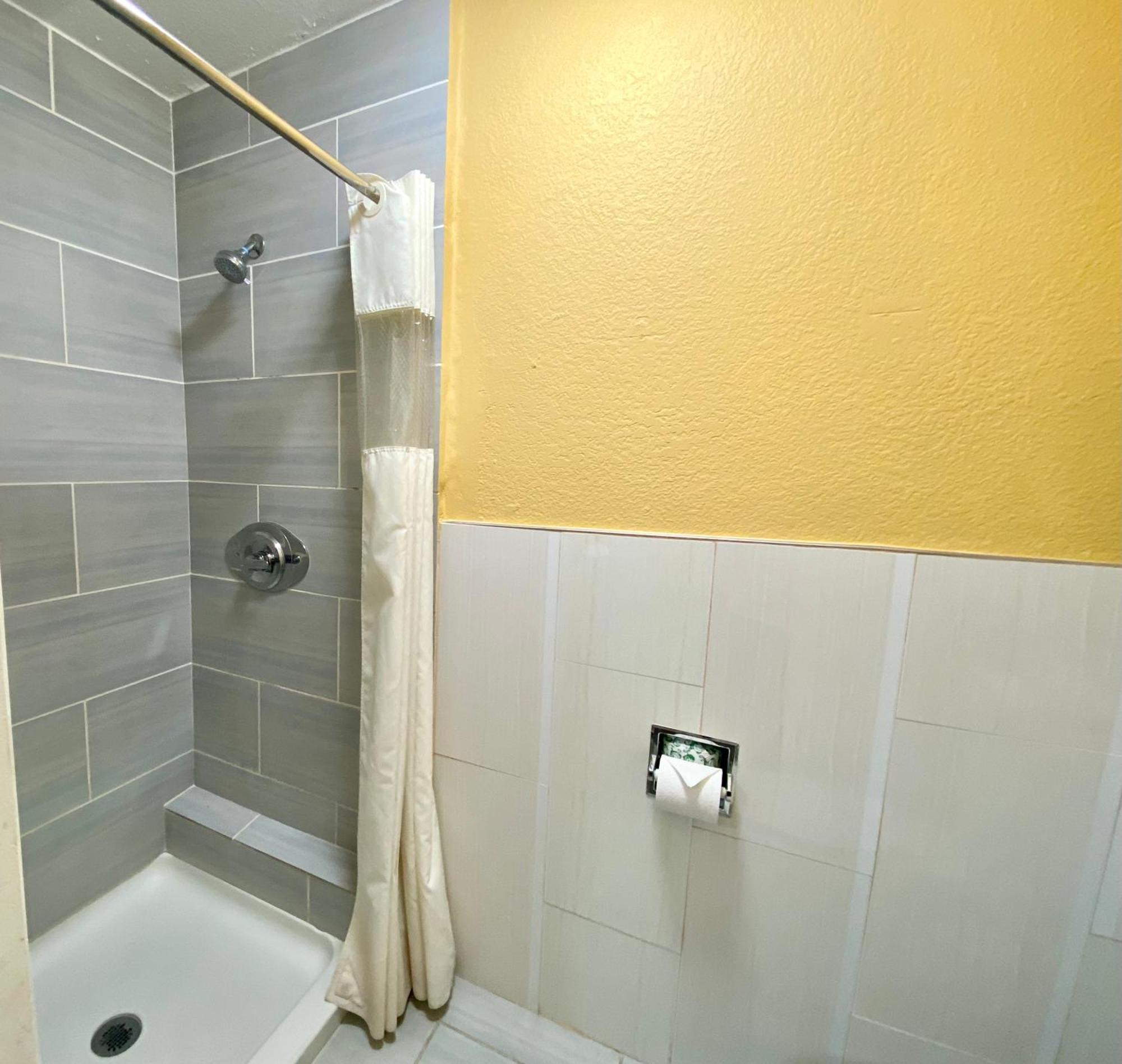 4 Star 2* Los Angeles