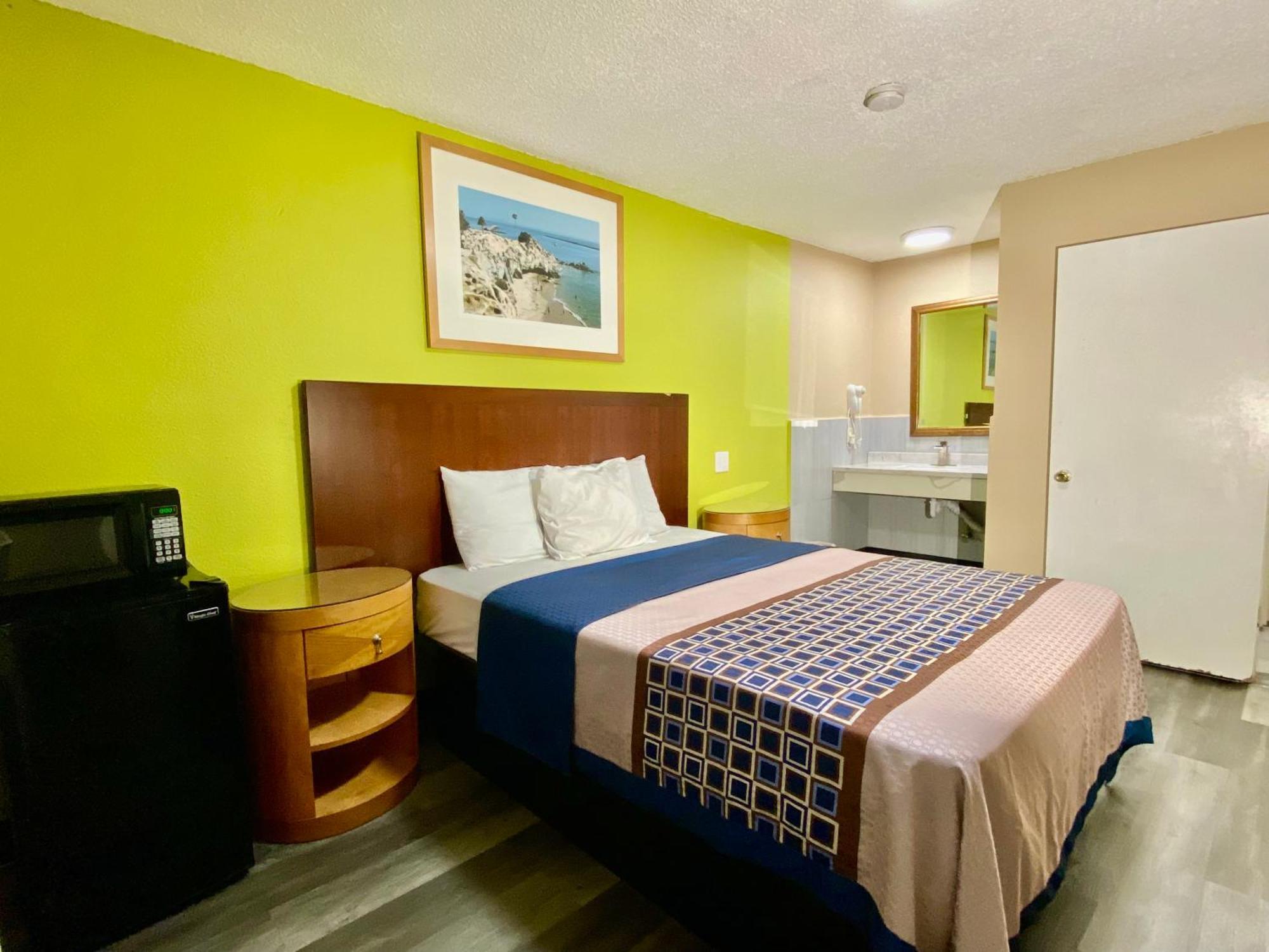 Hotel 4 Star