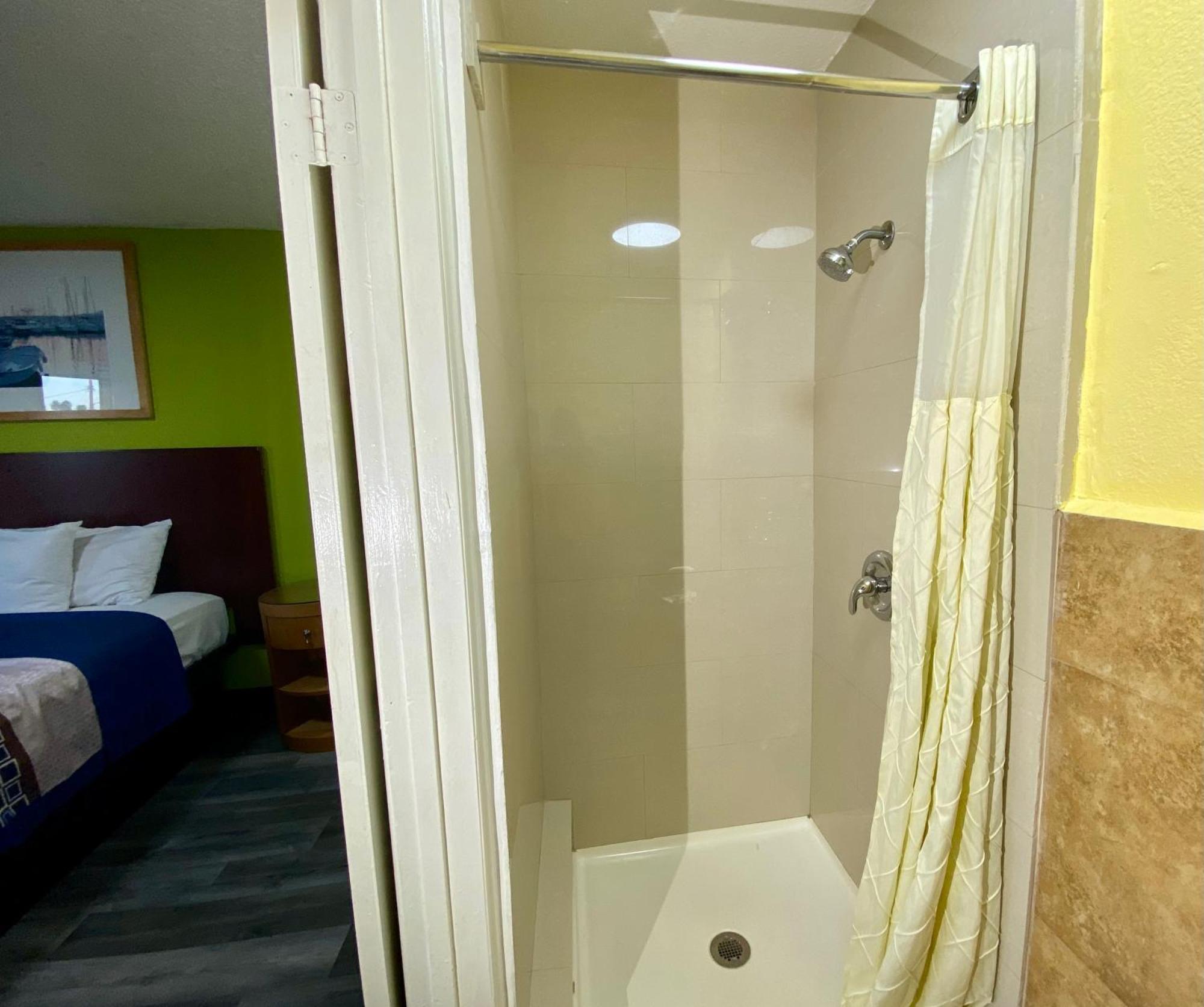 4 Star 2* Los Angeles