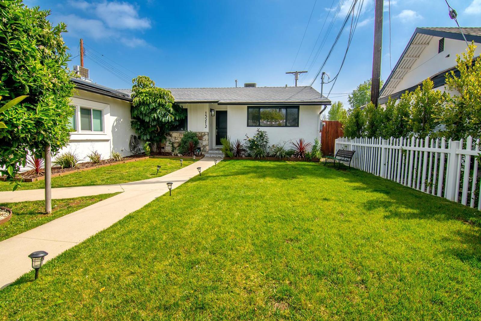 Beautiful Large + Pool Los Angeles
