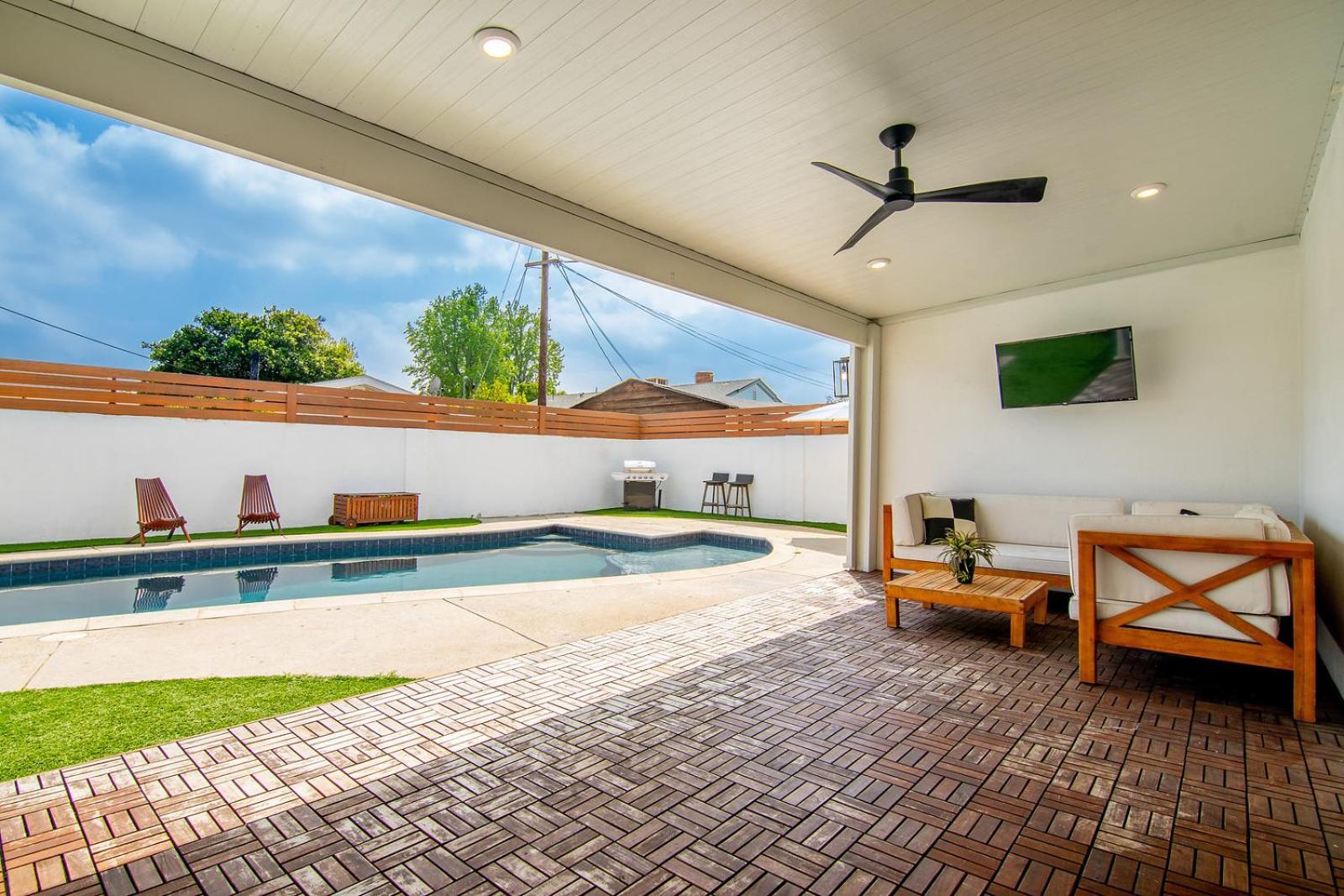 Beautiful Large + Pool *