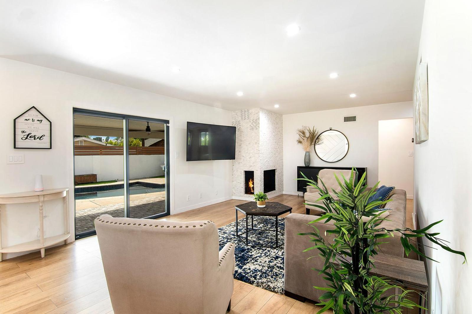 Beautiful Large + Pool Villa Los Angeles