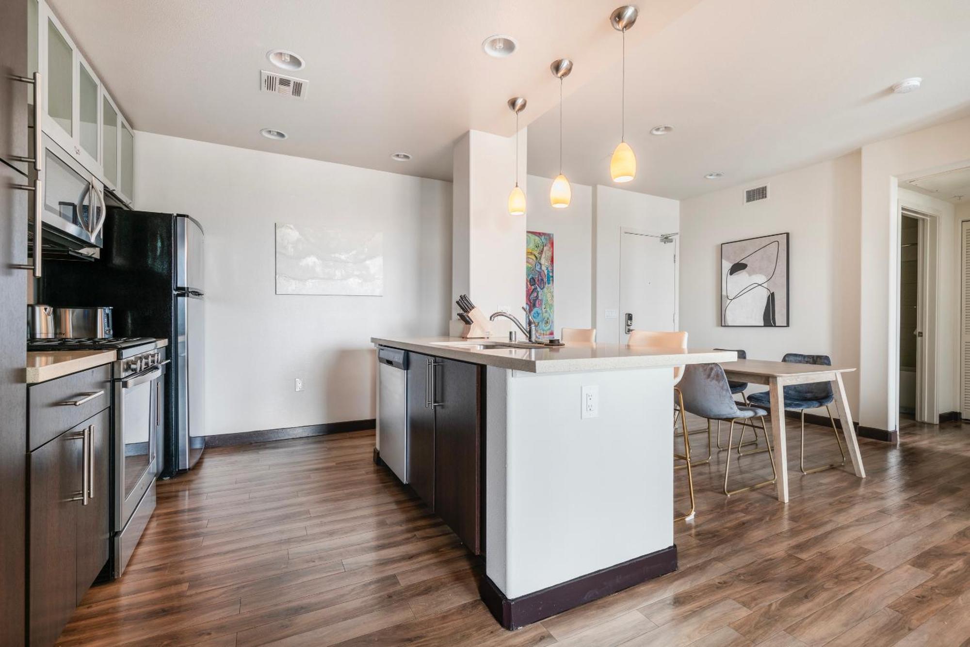 Brand New 2br Weho Luxury Apartment *
