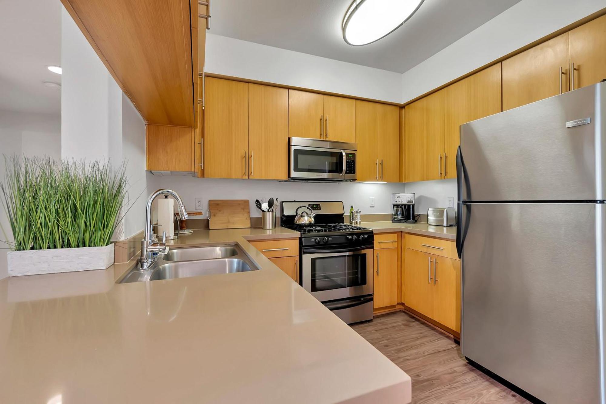 6 Modern 2 Bdr Santa Monica Pier