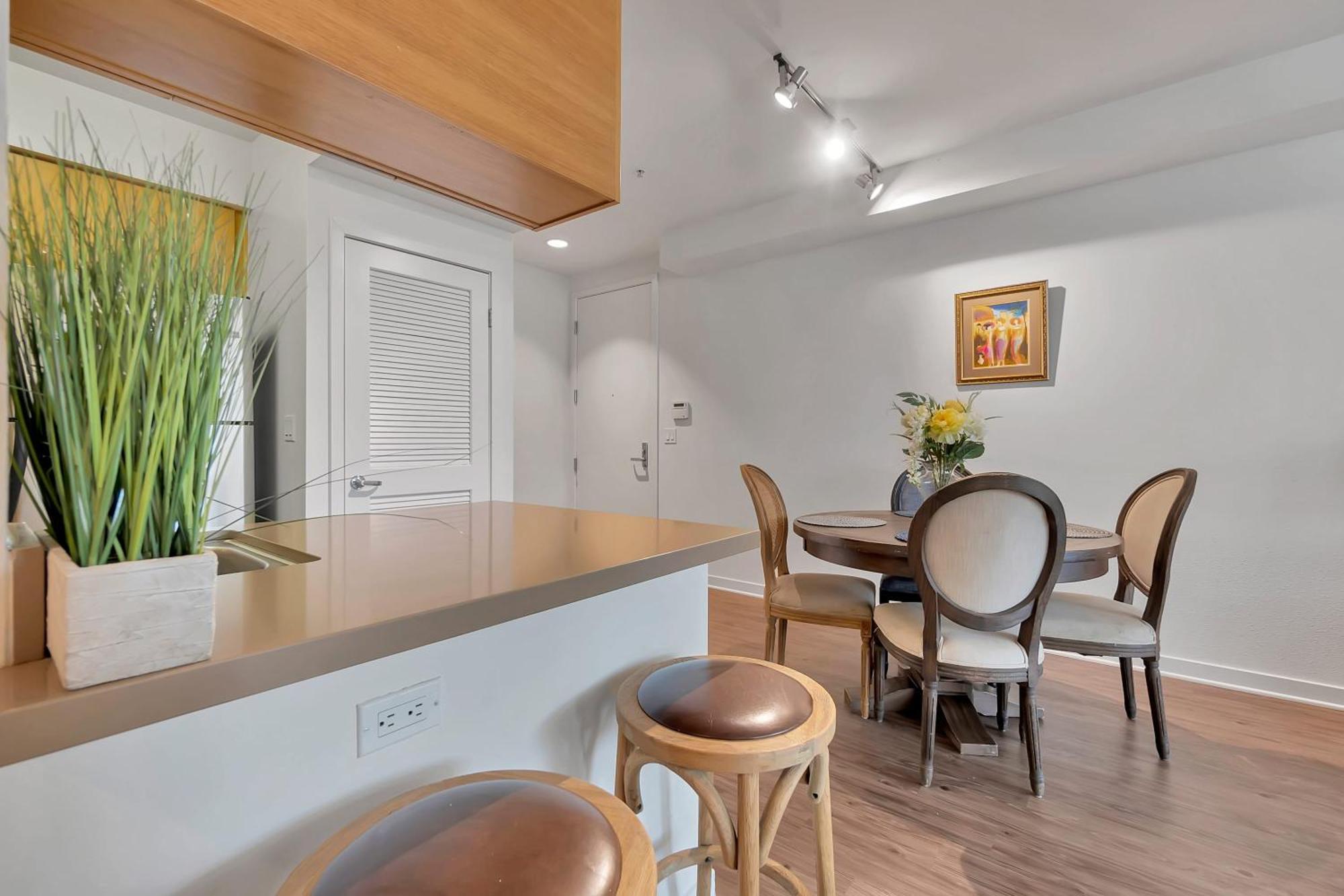 6 Modern 2 Bdr Santa Monica Pier Apartment