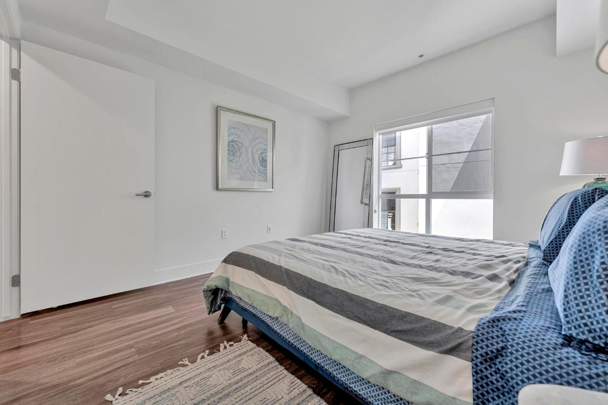 7 Large Down Town Santa Monica Apartamento