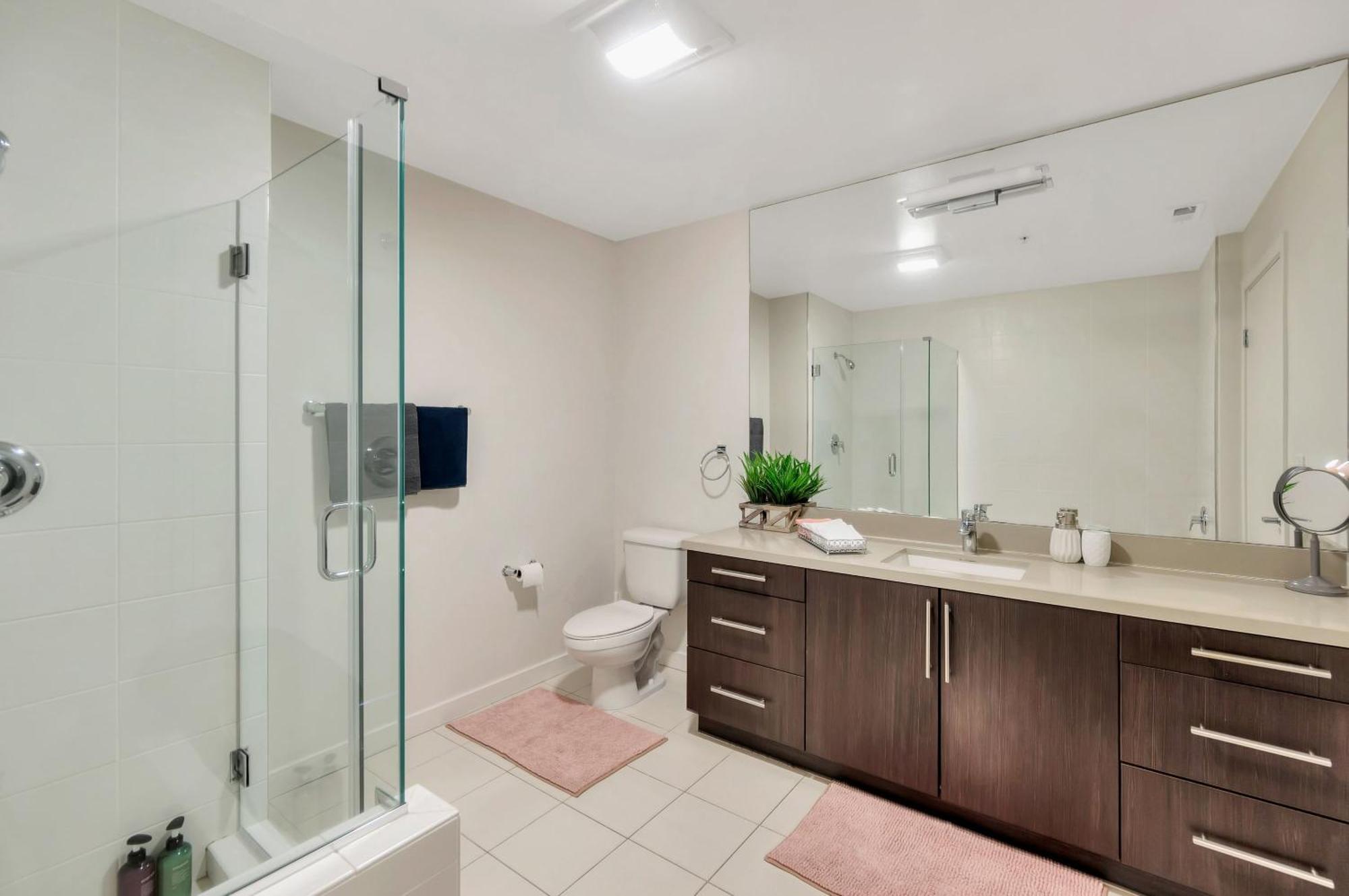 5 Heart Of Santa Monica Apartment