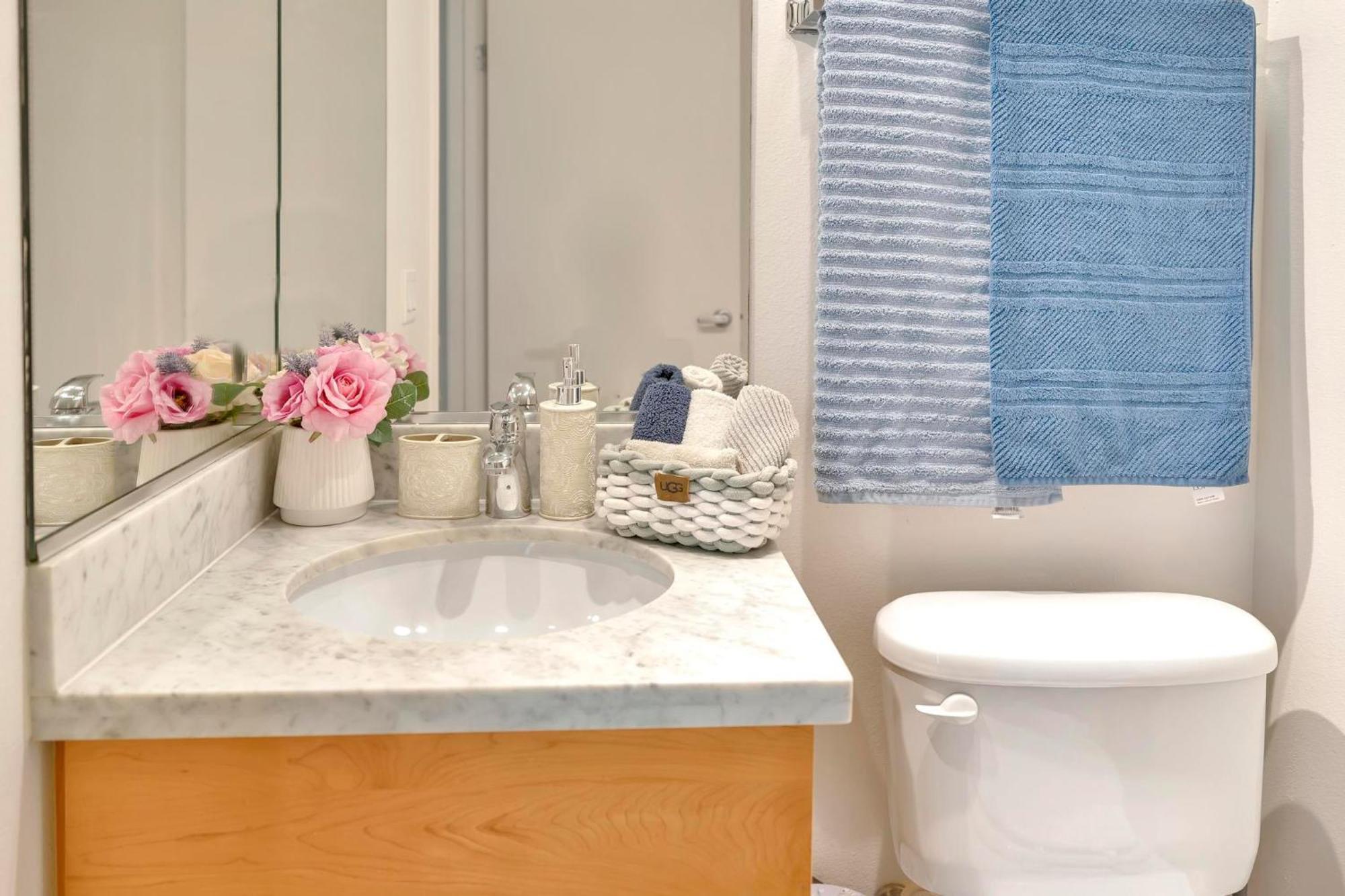 1 Luxury Apartment Los Angeles