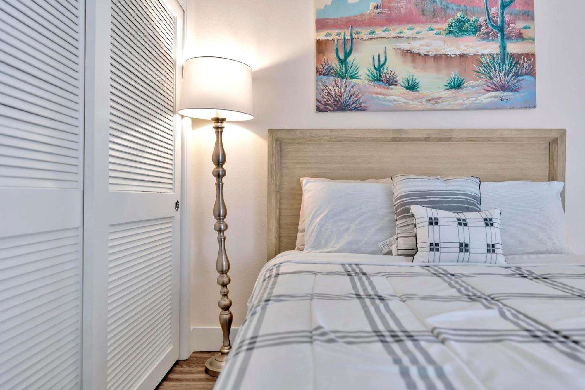 1 Luxury Apartment *