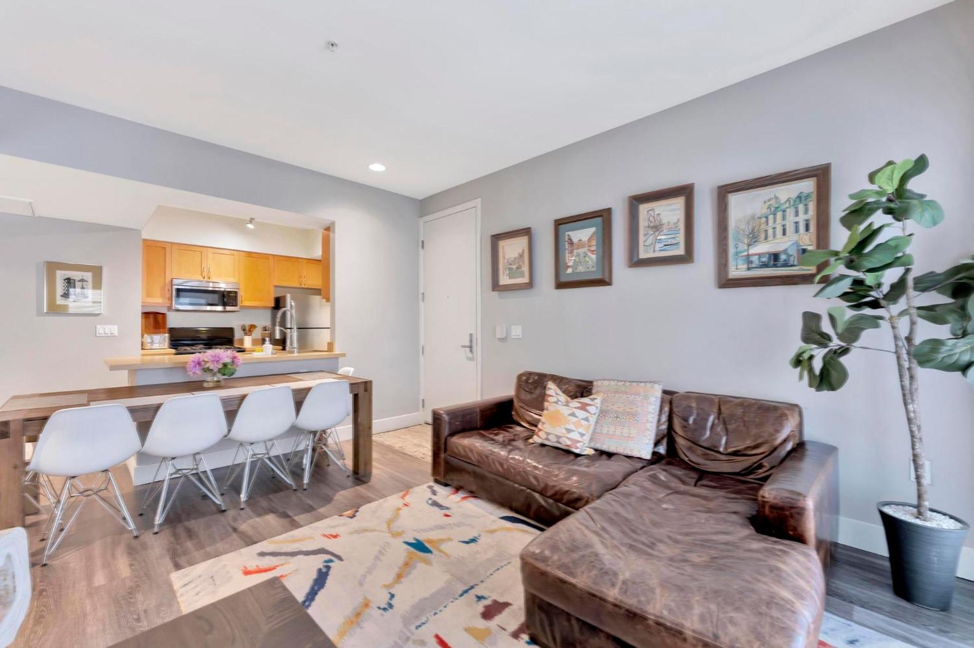 1 Luxury Los Angeles