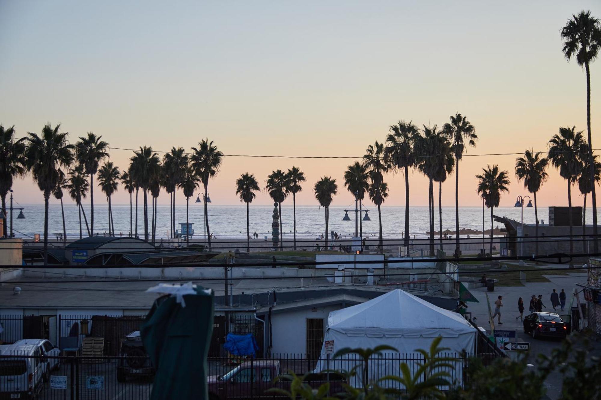 The Redline Venice * Los Angeles
