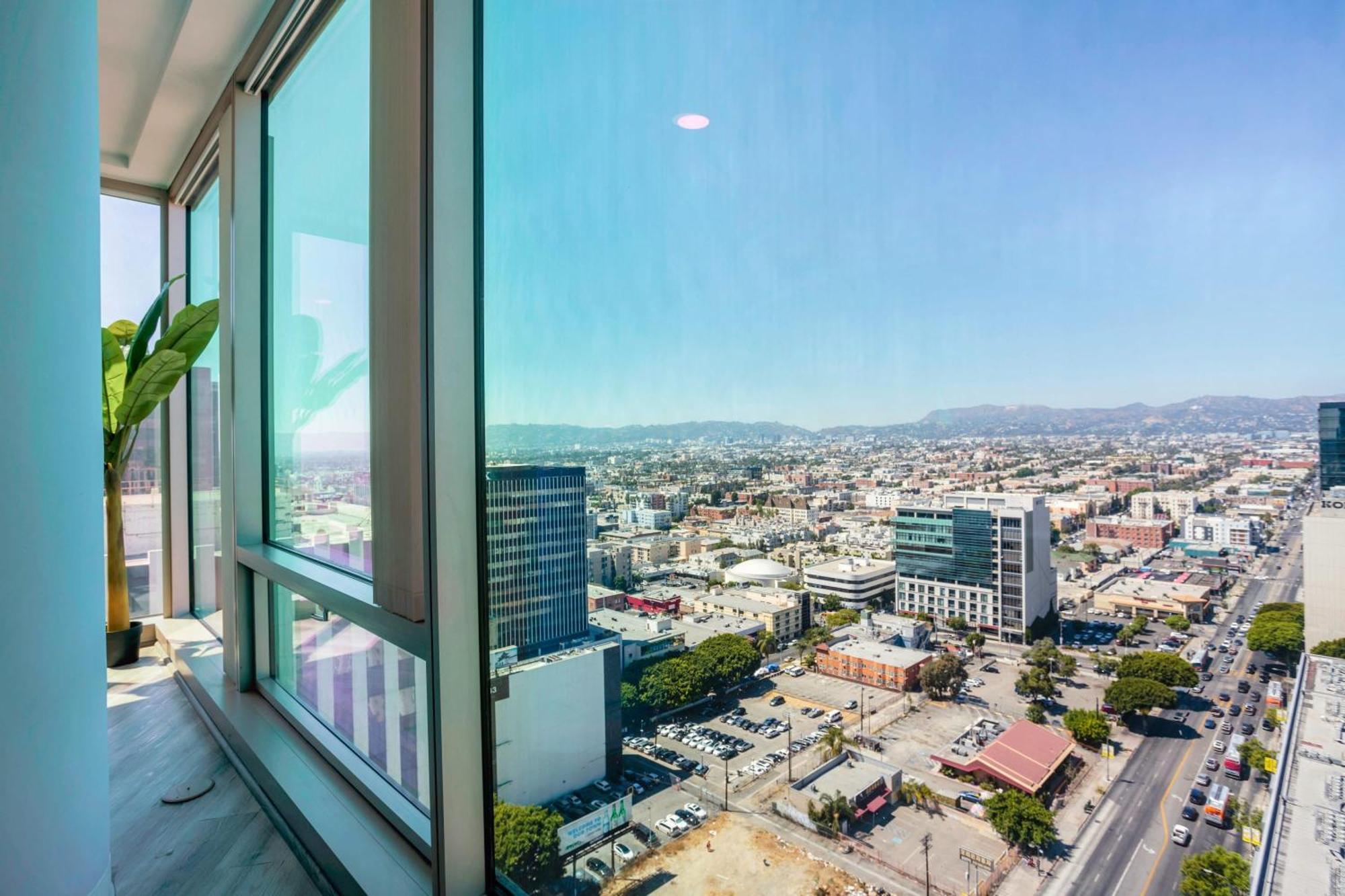 Apartment Gorgeous Luxury High Rise W/prvt Parking Los Angeles