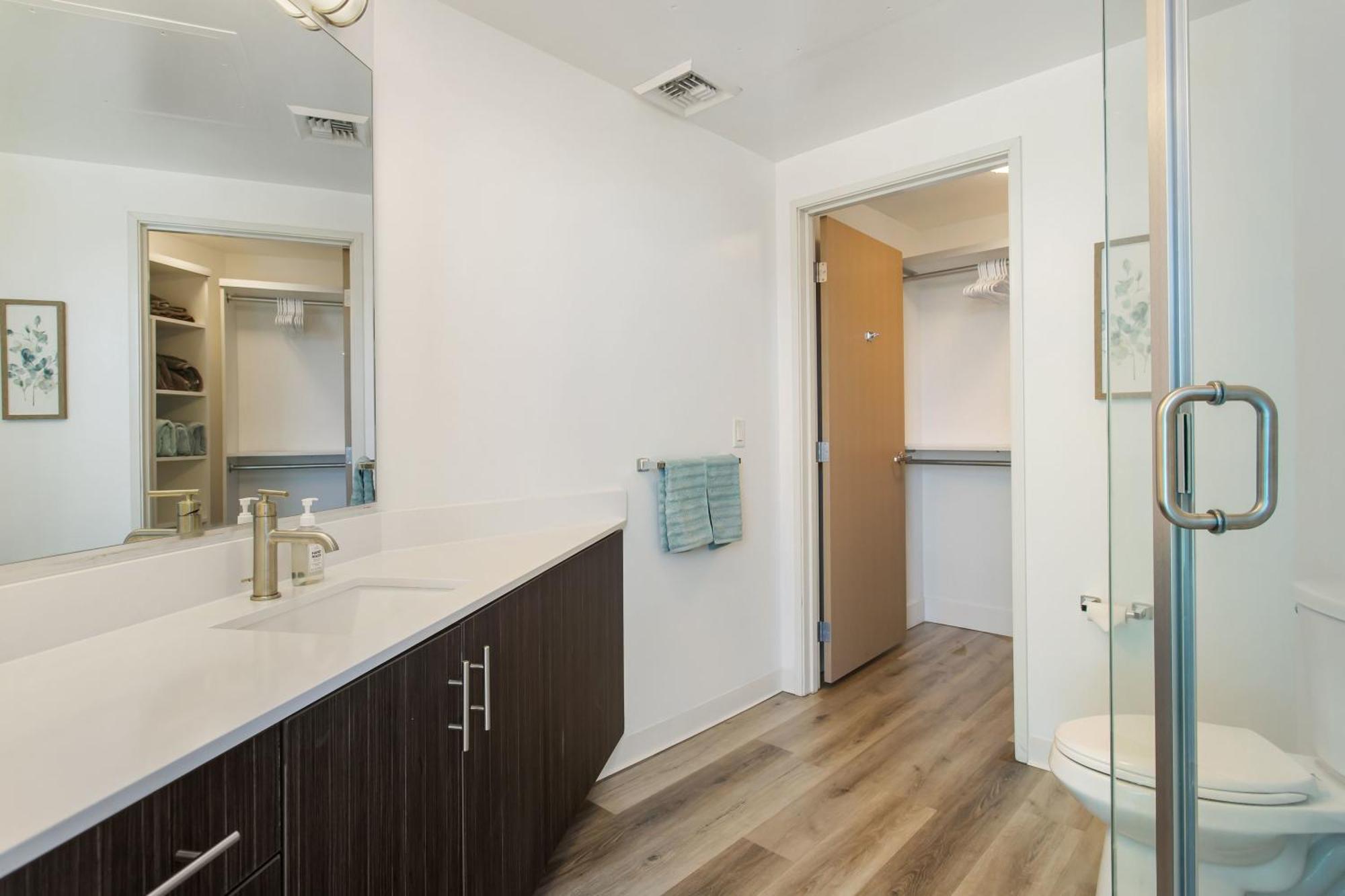 Gorgeous Luxury High Rise W/prvt Parking * Los Angeles