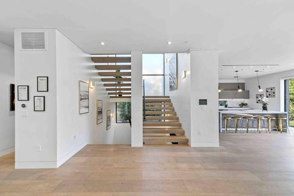 Villa Hollywood Hills 5 Bedroom Villa, Pool, Rooftop, Parking Los Angeles