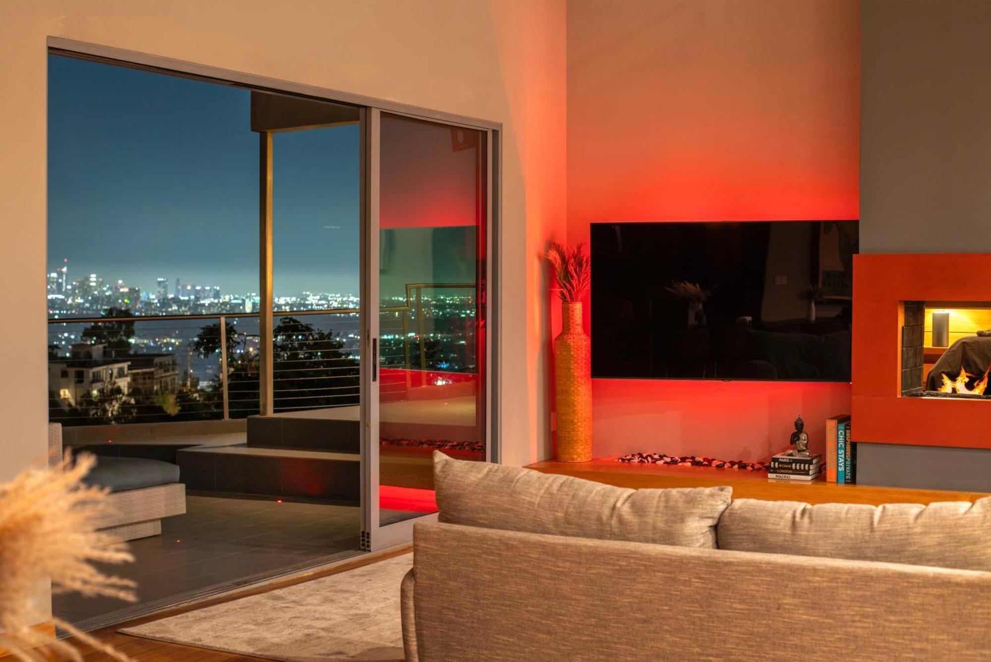 6mil 5br Sunset Strip Jetliner Views Oasis Holiday home *