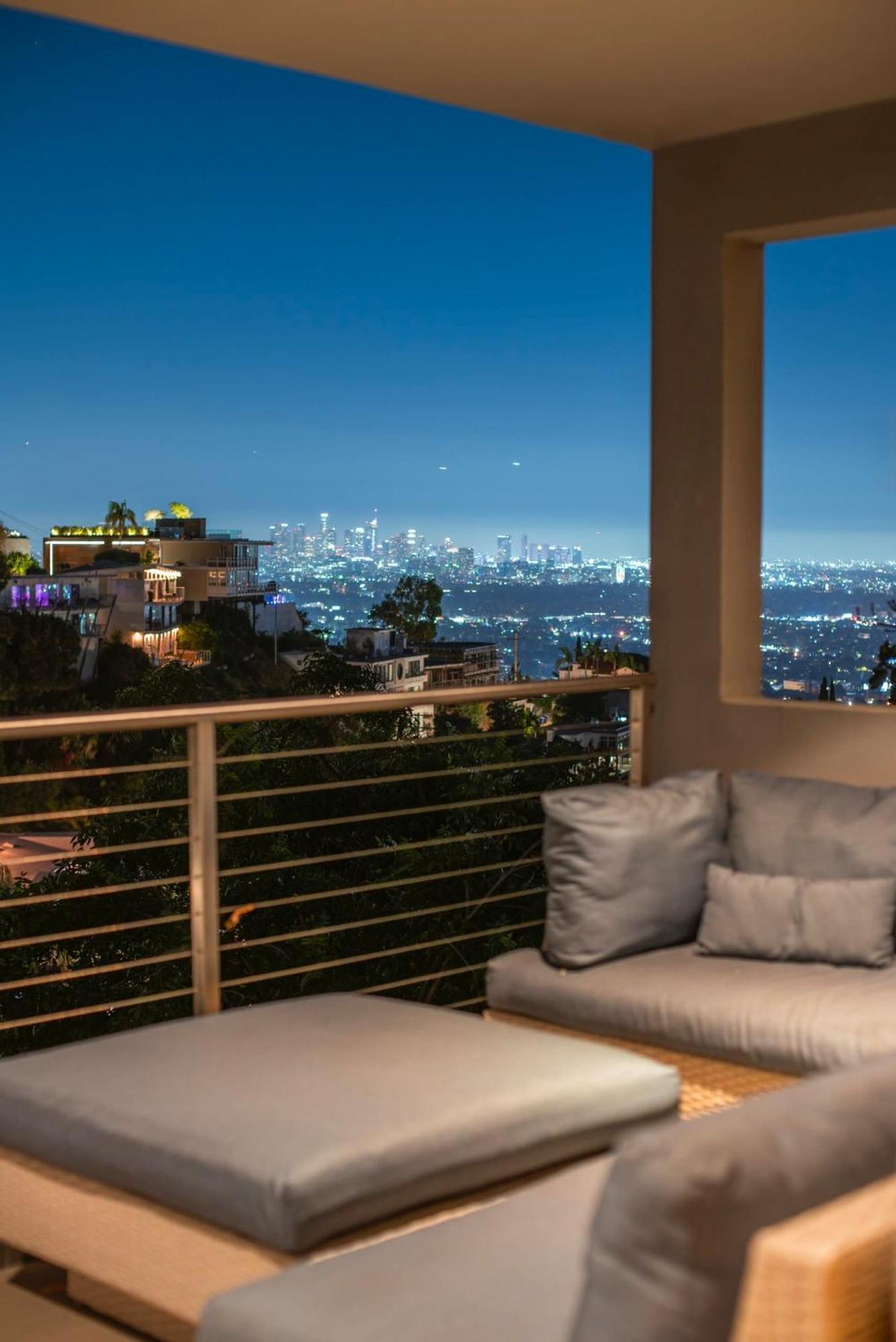 Holiday home 6mil 5br Sunset Strip Jetliner Views Oasis Los Angeles