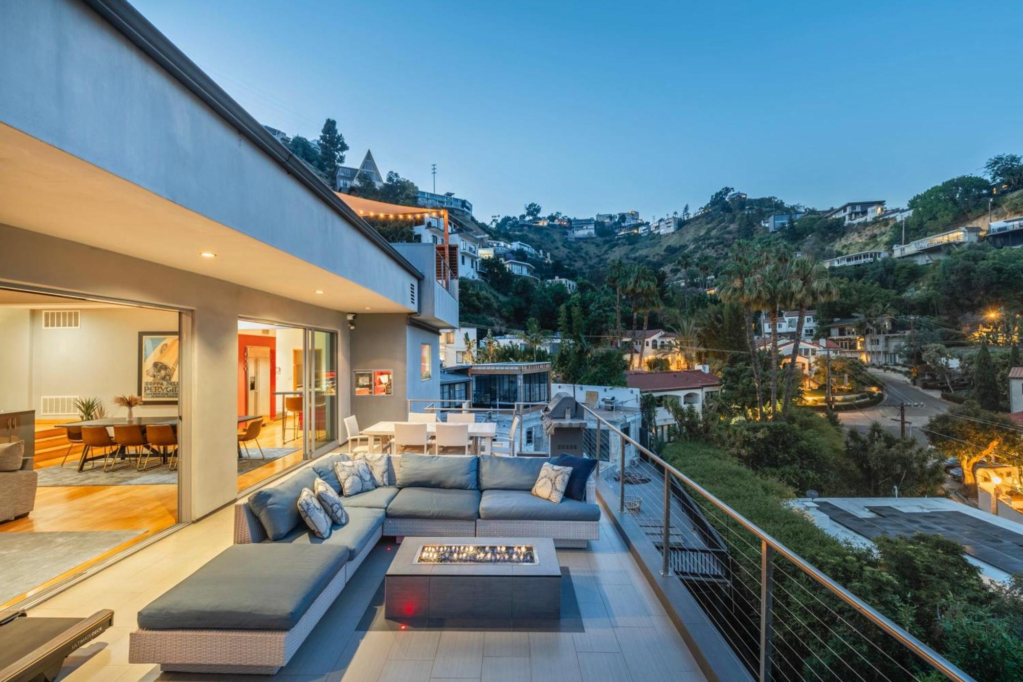 6mil 5br Sunset Strip Jetliner Views Oasis Holiday home