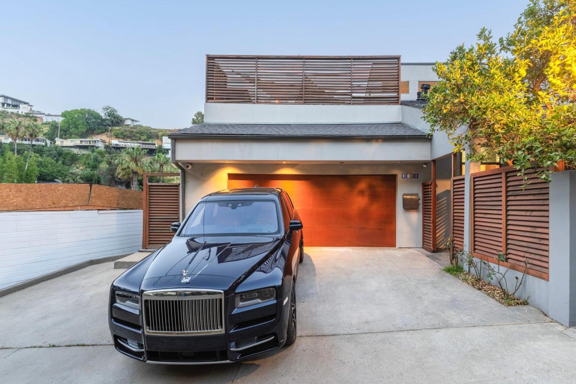 Holiday home 6mil 5br Sunset Strip Jetliner Views Oasis *