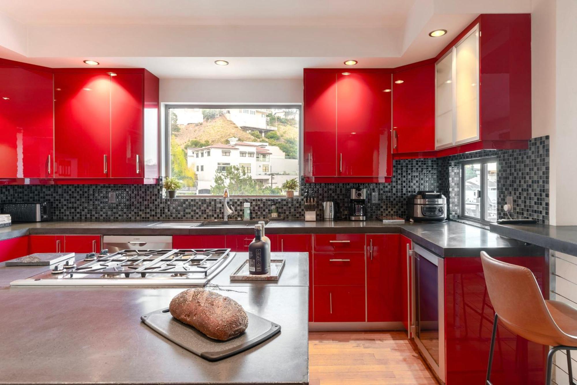 6mil 5br Sunset Strip Jetliner Views Oasis