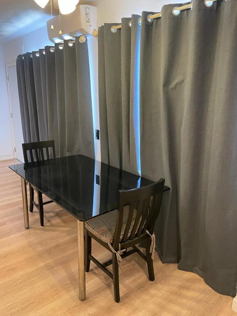 Renovateed Two-bedroom In Santa Monica Apartment