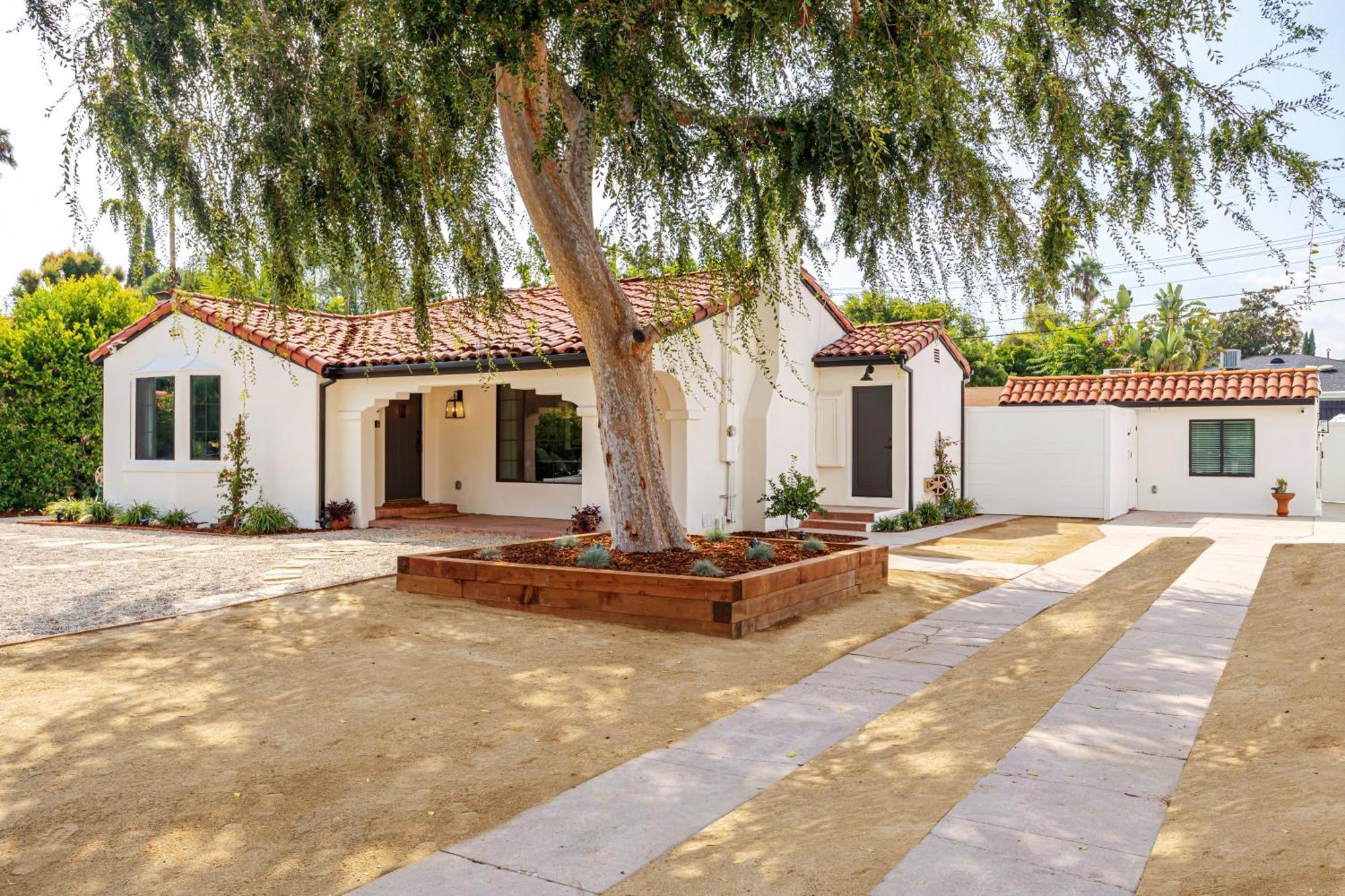 Designer 2 Bed Near Universal Sleeps 8 Hot Tub Los Angeles