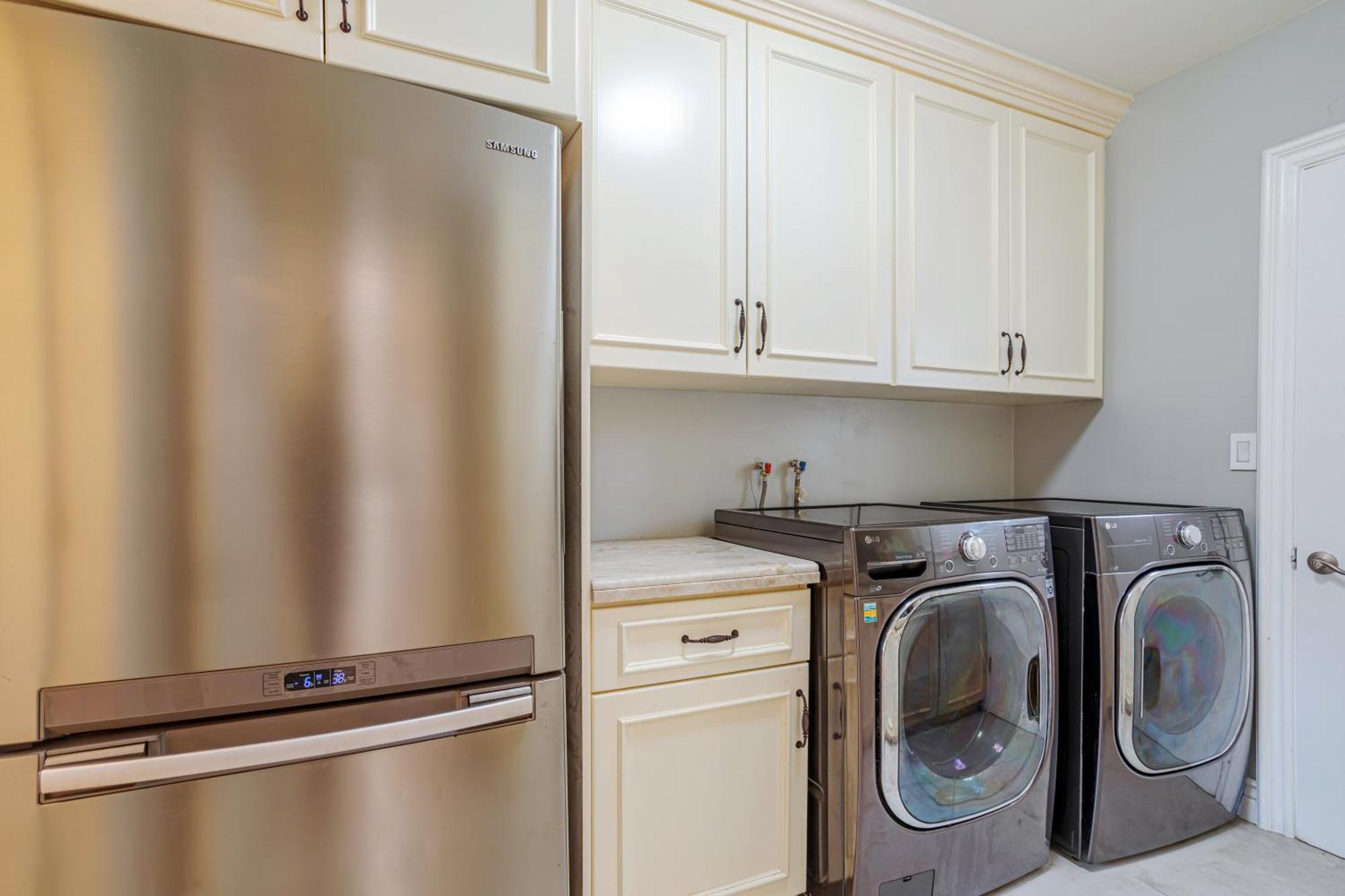 Beautiful 5 Bedroom 8 Bed Sleeps Up To 16 With Pool Near Universal * Los Angeles