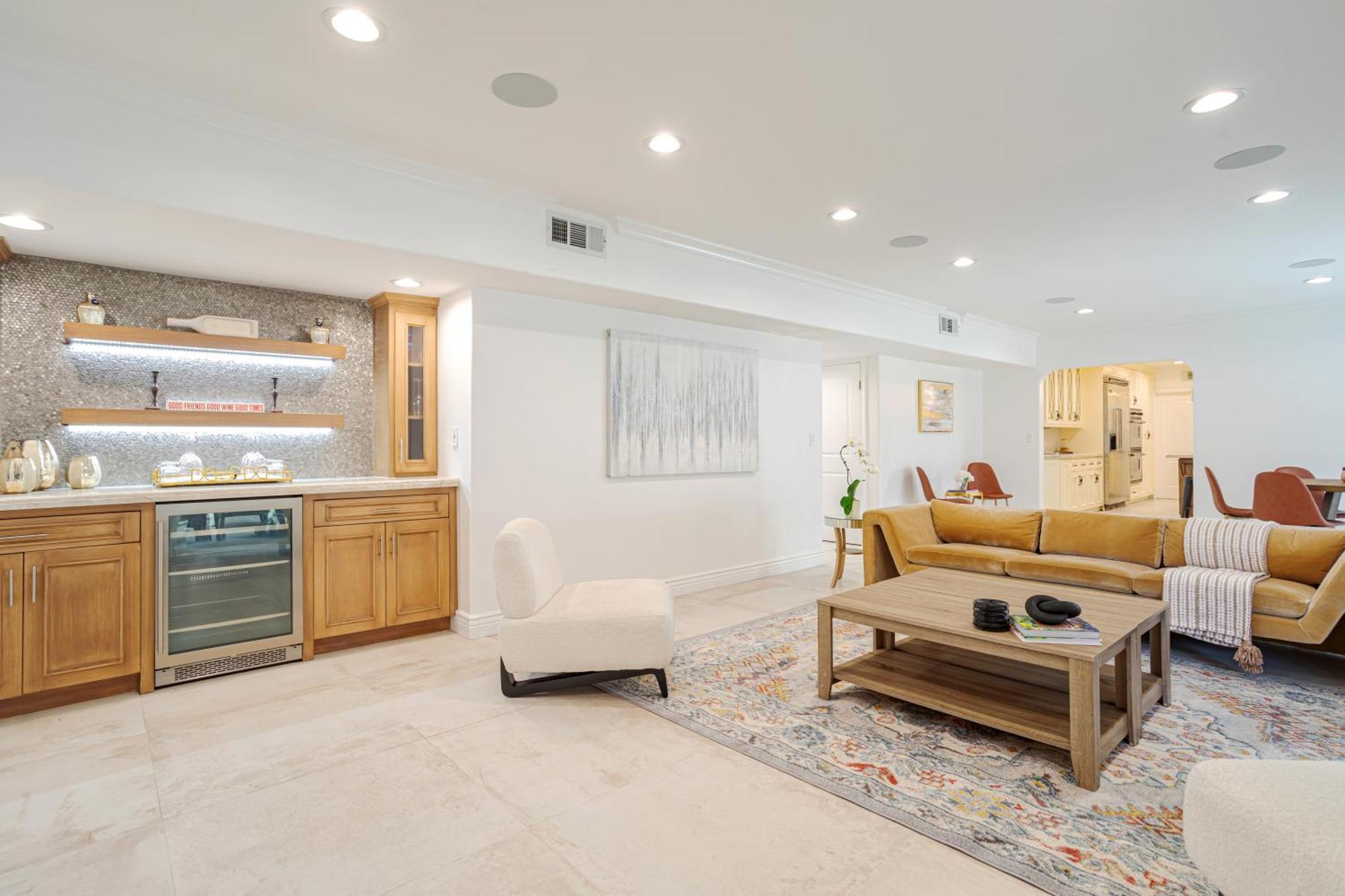 Beautiful 5 Bedroom 8 Bed Sleeps Up To 16 With Pool Near Universal * Los Angeles