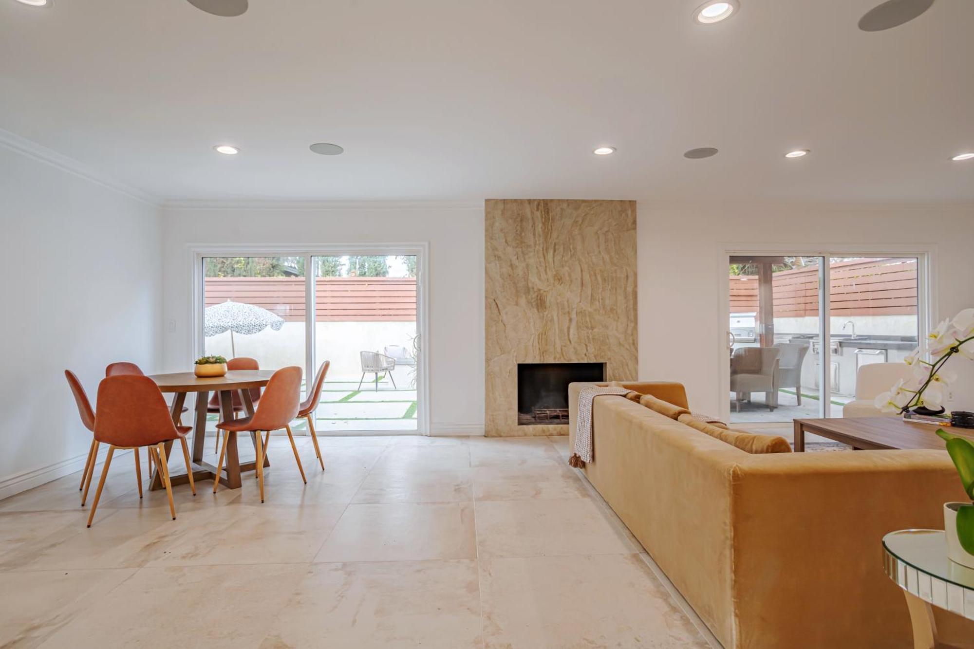Beautiful 5 Bedroom 8 Bed Sleeps Up To 16 With Pool Near Universal Los Angeles