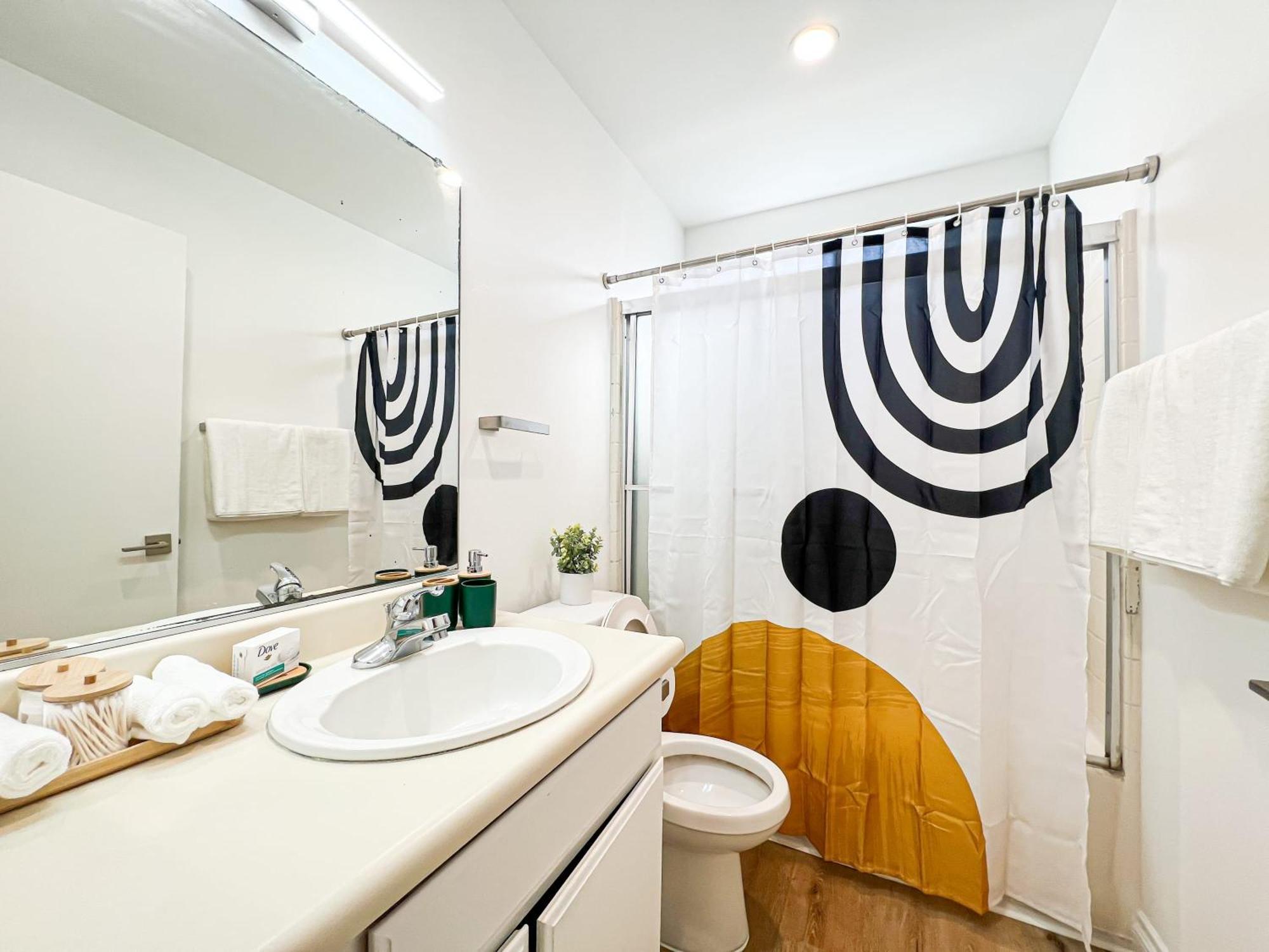 Casa de férias Comfy 2-bedroom In Hollywood
