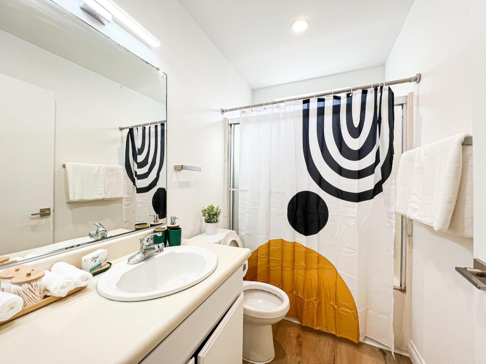 Casa de férias Comfy 2-bedroom In Hollywood *