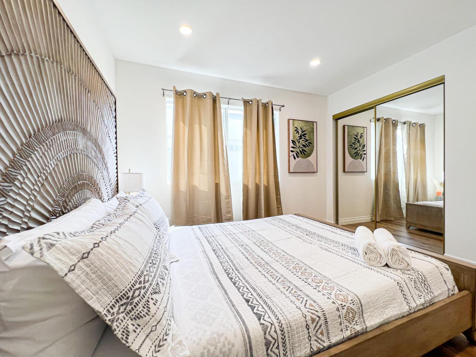 Comfy 2-bedroom In Hollywood *