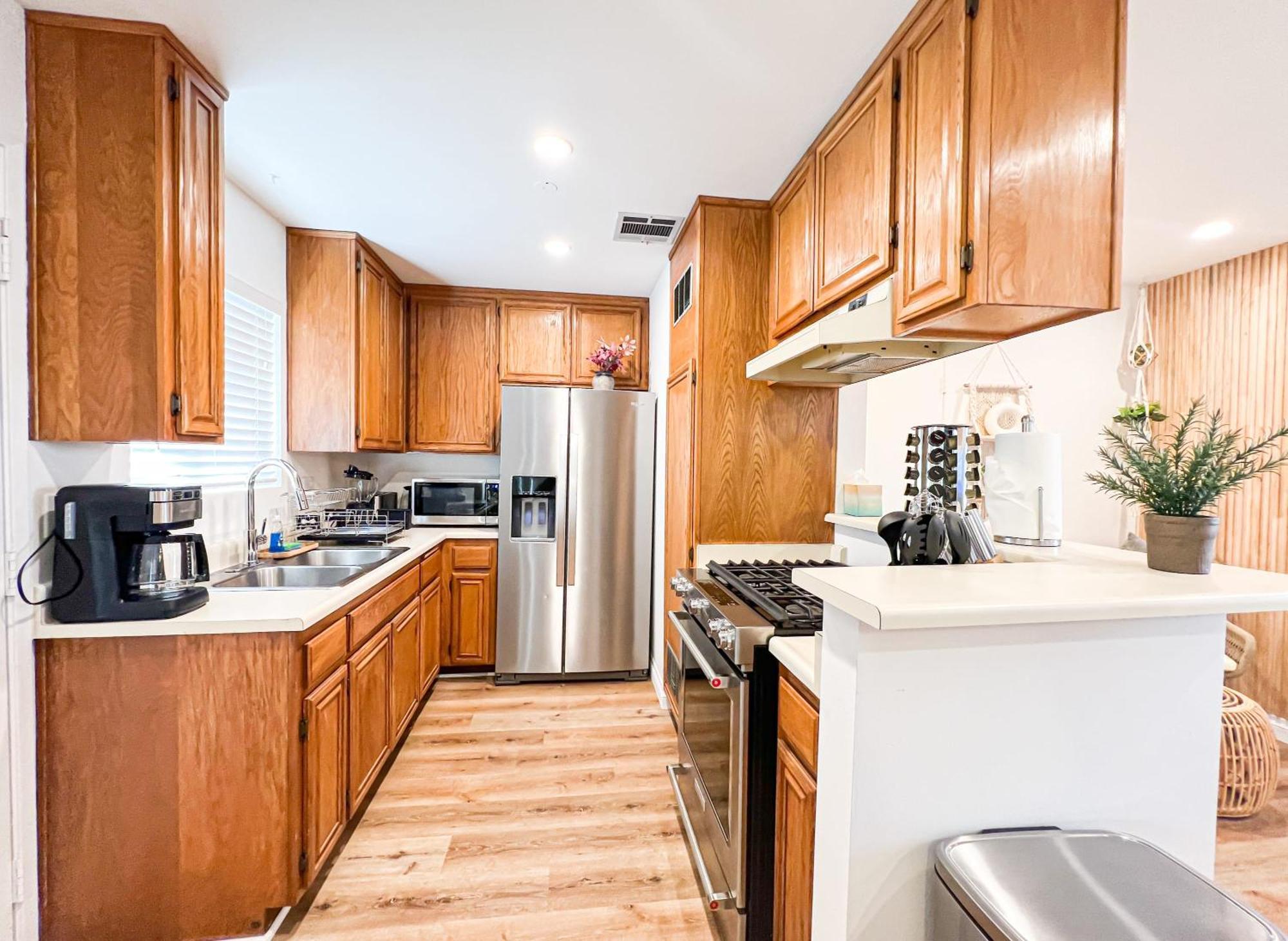 Comfy 2-bedroom In Hollywood *