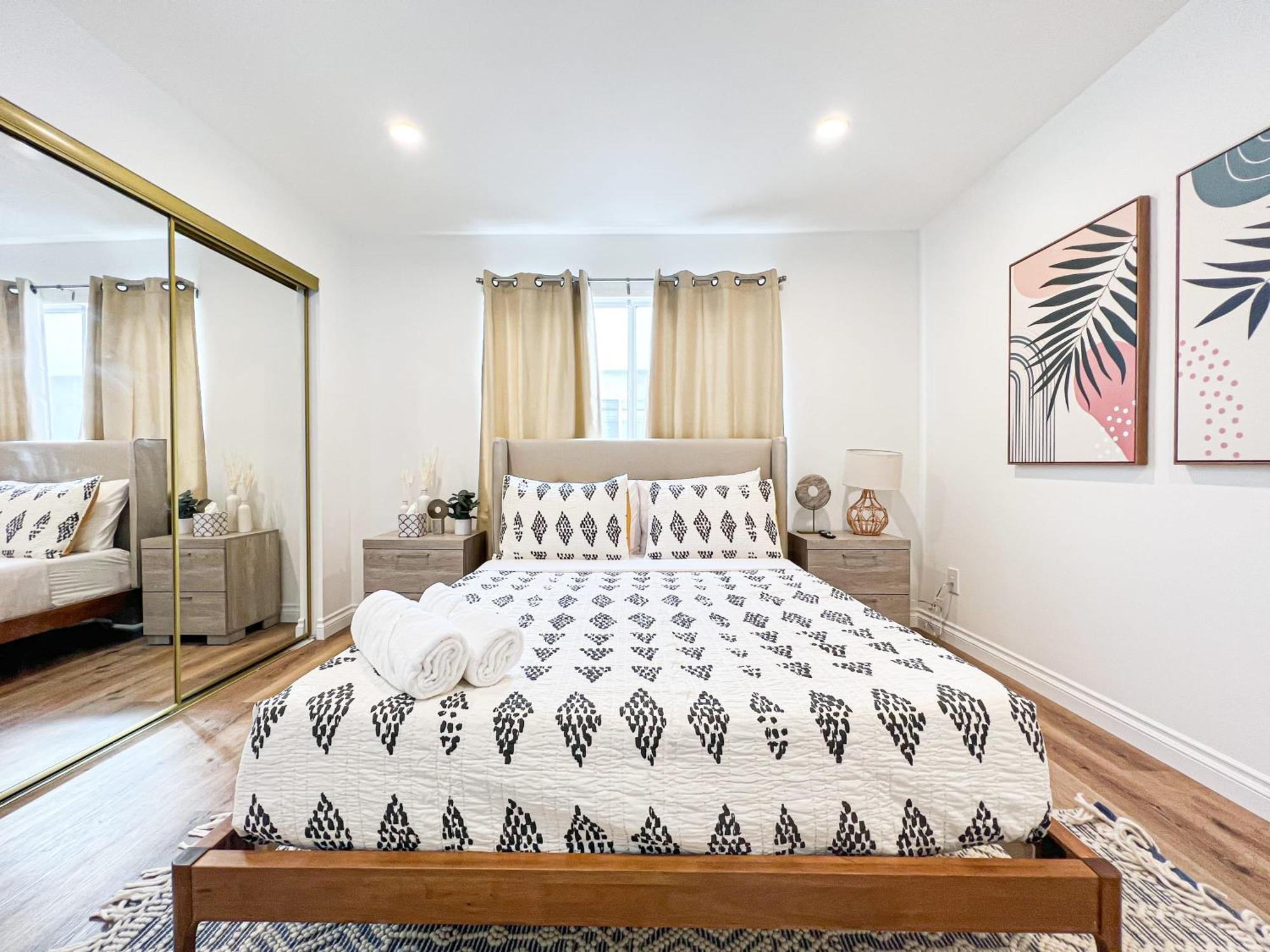 Casa de férias Comfy 2-bedroom In Hollywood *