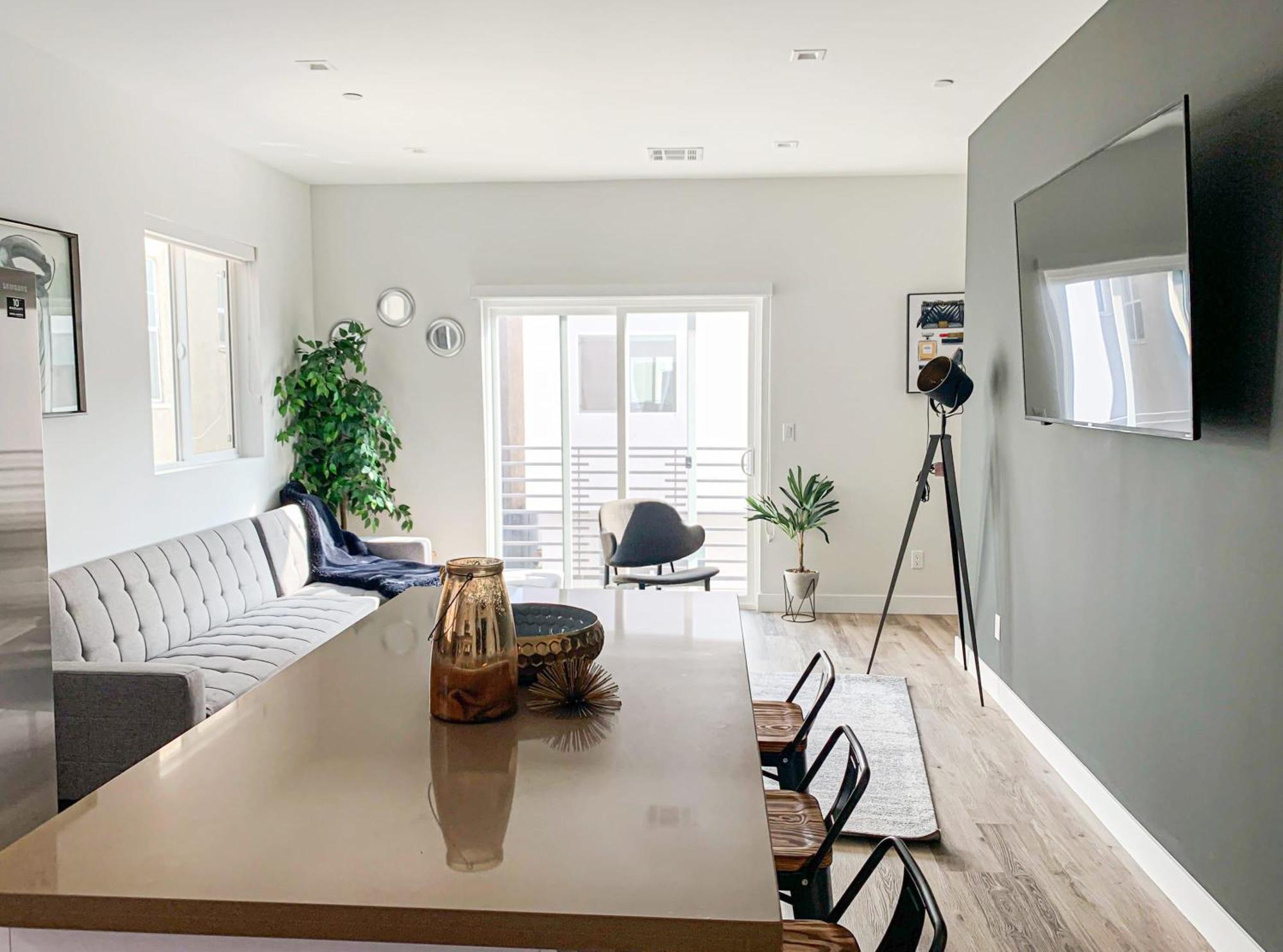 Spacious Townhouse In Mid City - Cr4-win Los Angeles