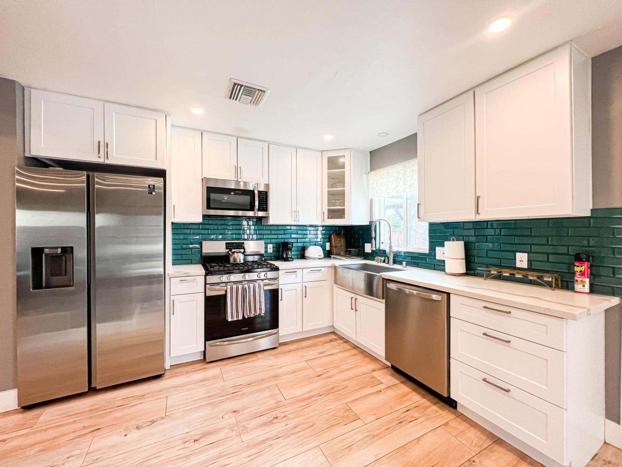 Luxurious 4br House With Swimming Pool -fb *