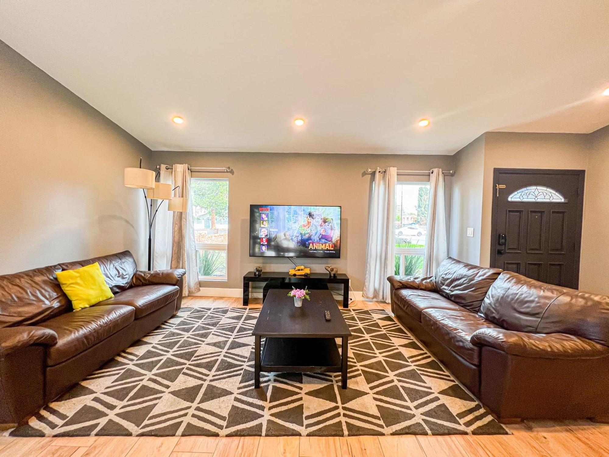 Luxurious 4br House With Swimming Pool -fb * Los Angeles