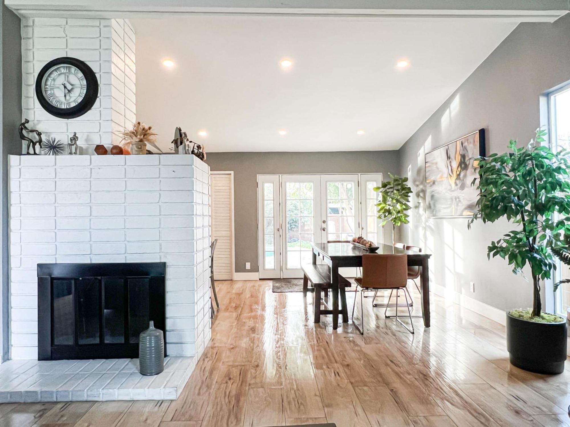 Luxurious 4br House With Swimming Pool -fb Los Angeles