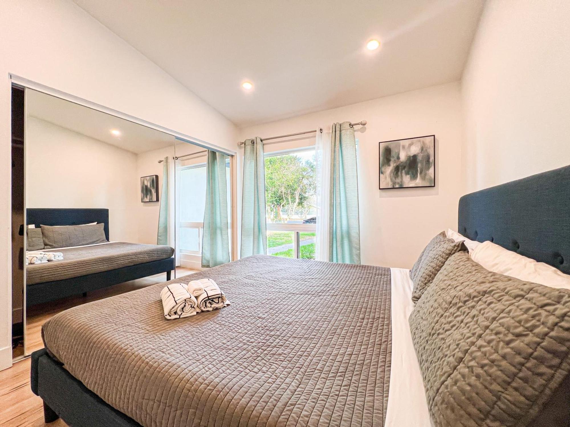 Luxurious 4br House With Swimming Pool -fb Holiday home *