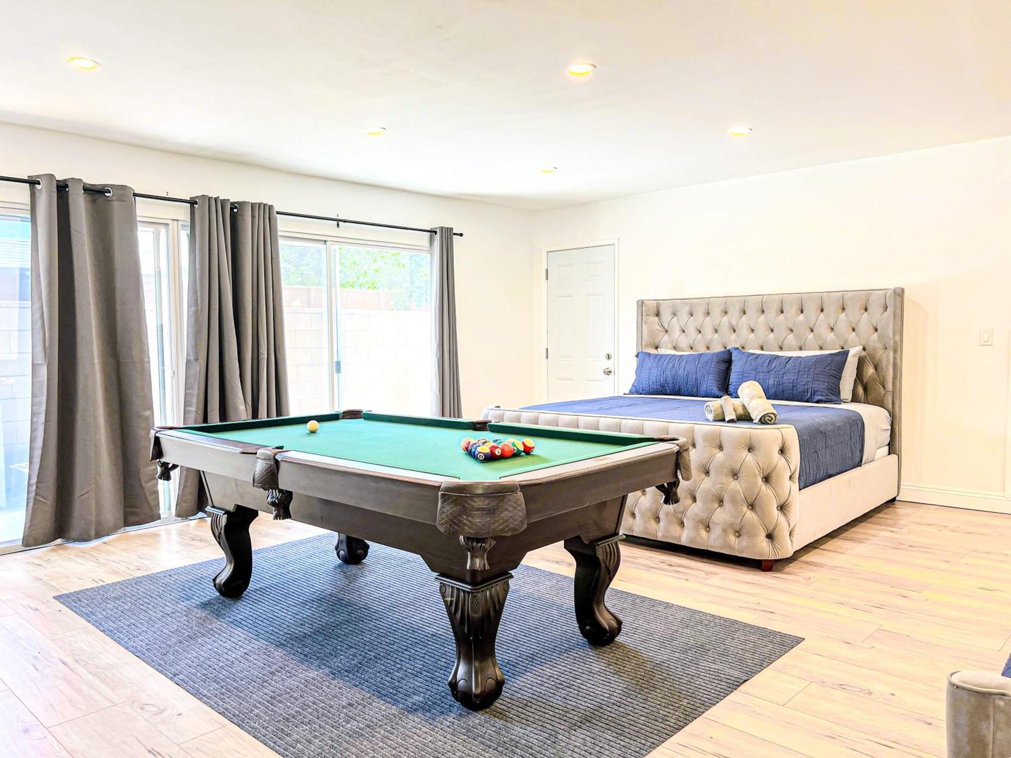 Luxurious 4br House With Swimming Pool -fb * Los Angeles