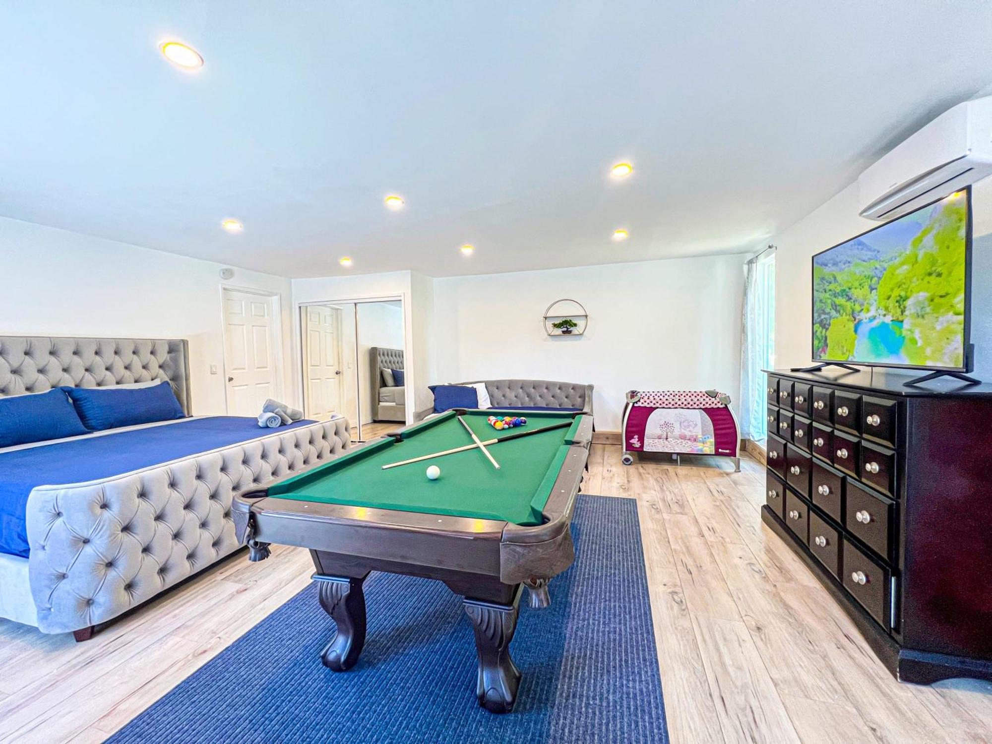 Luxurious 4br House With Swimming Pool -fb Los Angeles