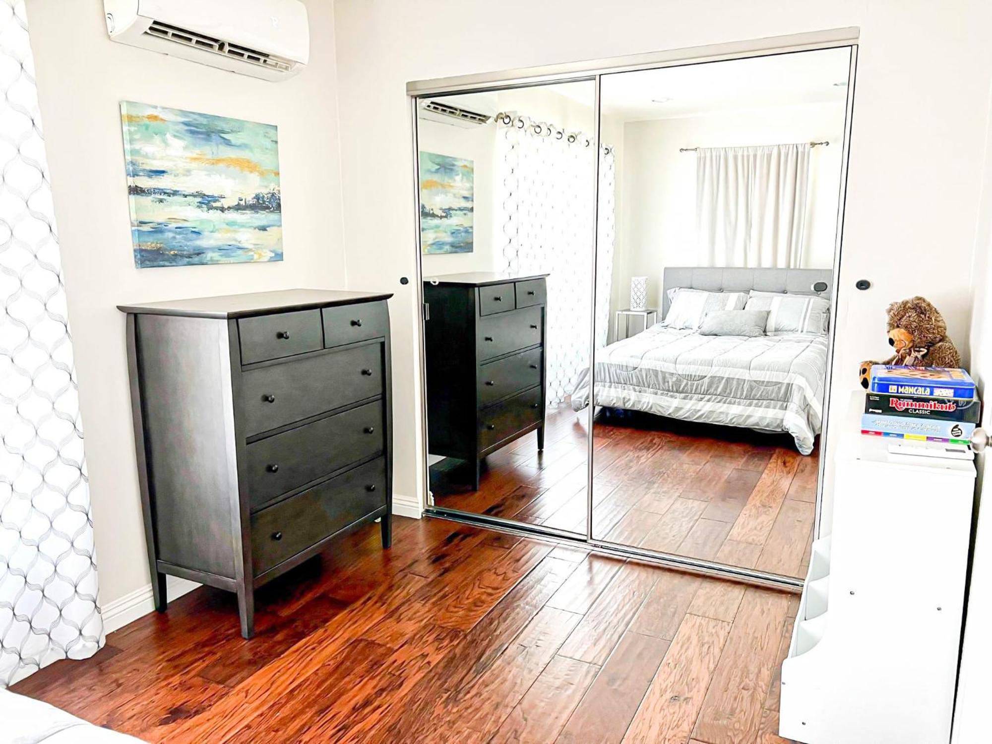 Modern 2-bedroom Haven In The Heart Of La- Hud-vp Casa de férias