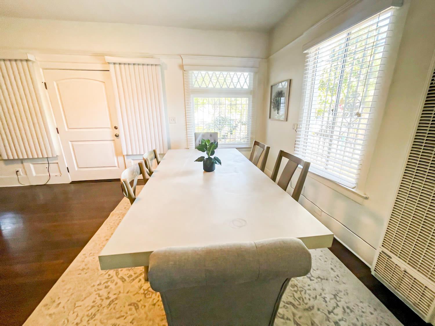 Cozy 2-bedroom Los Angeles