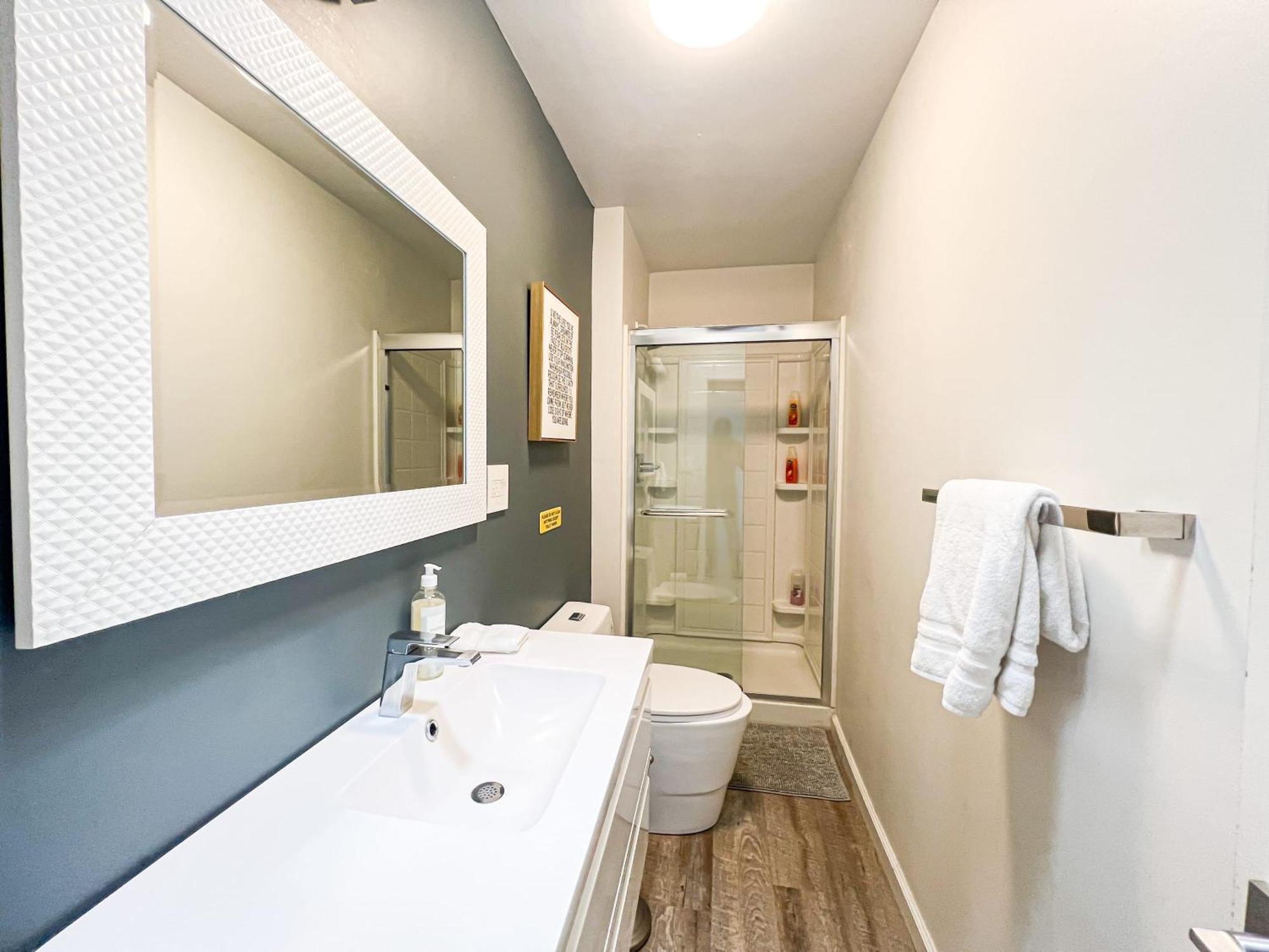 Spacious 2br Unit In An Outstanding Location