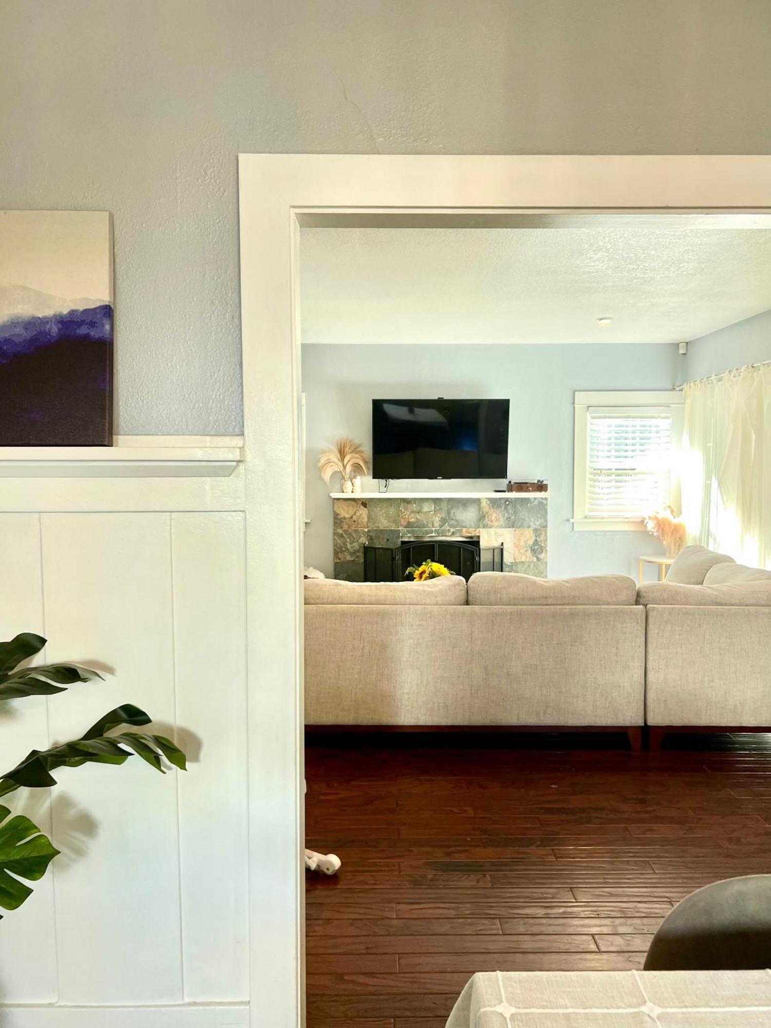 Holiday home Hollywood House With Parking - Walk To Attractions *