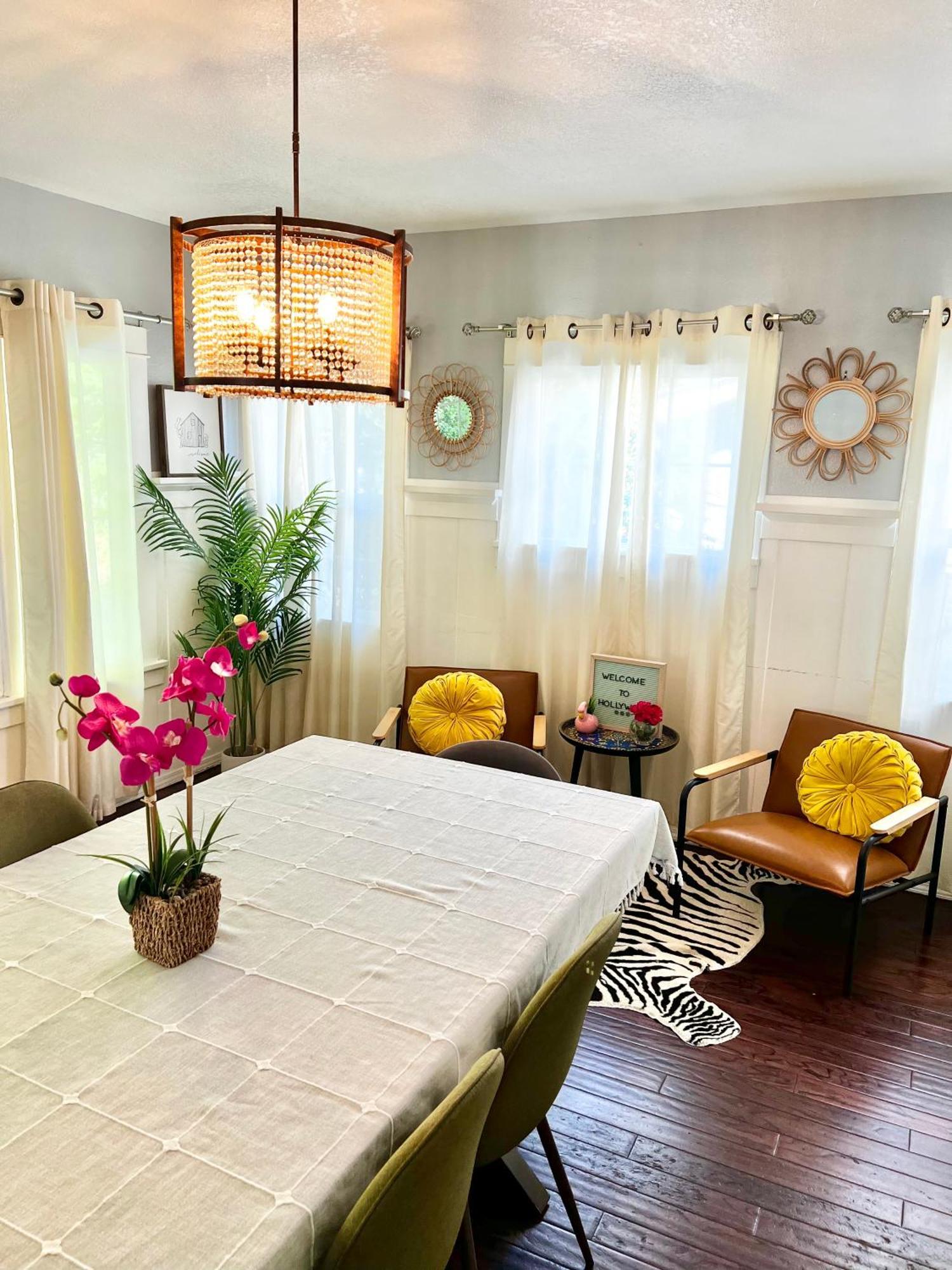 Hollywood House With Parking - Walk To Attractions
