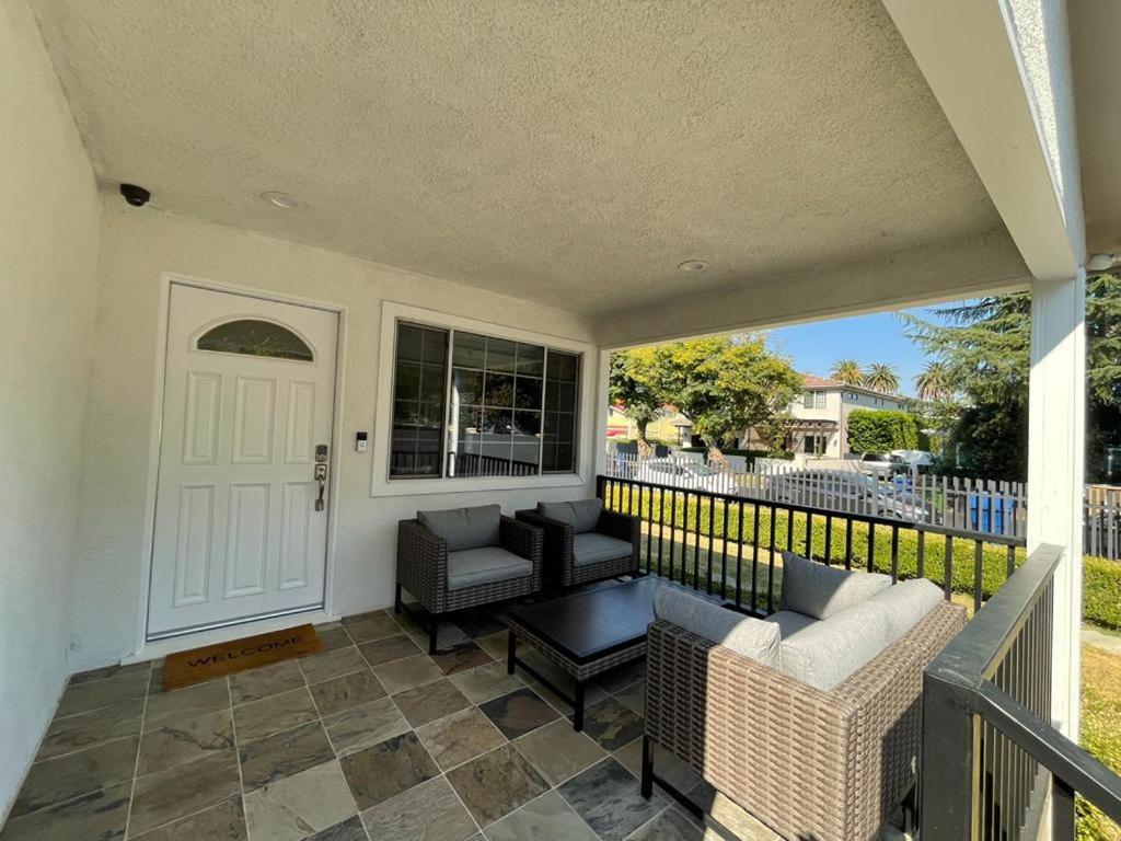 Charming Bright Traditional In Sherman Oaks * Los Angeles